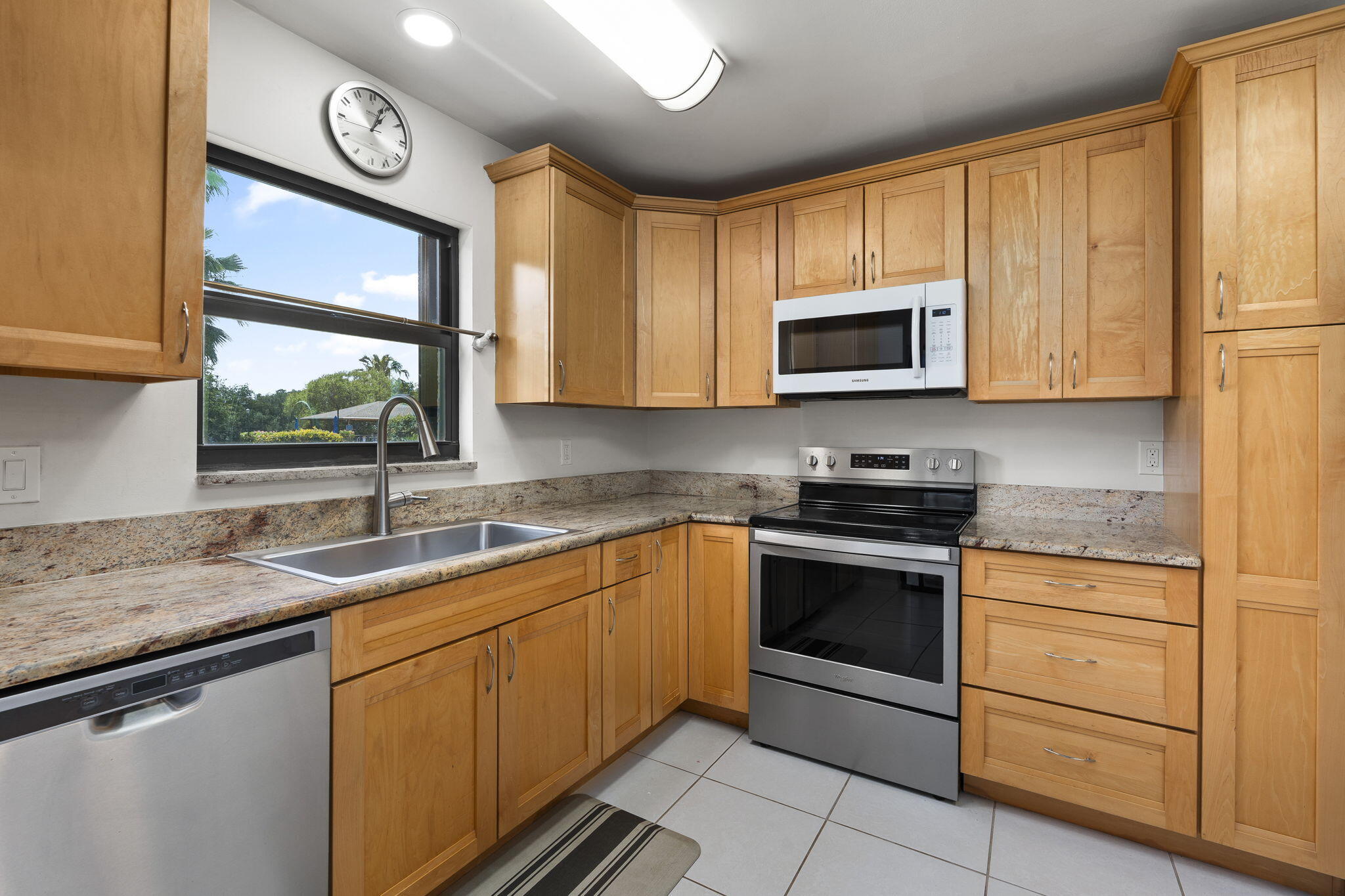 3209 S Lakeview Circle 8-101 Property Photo 14