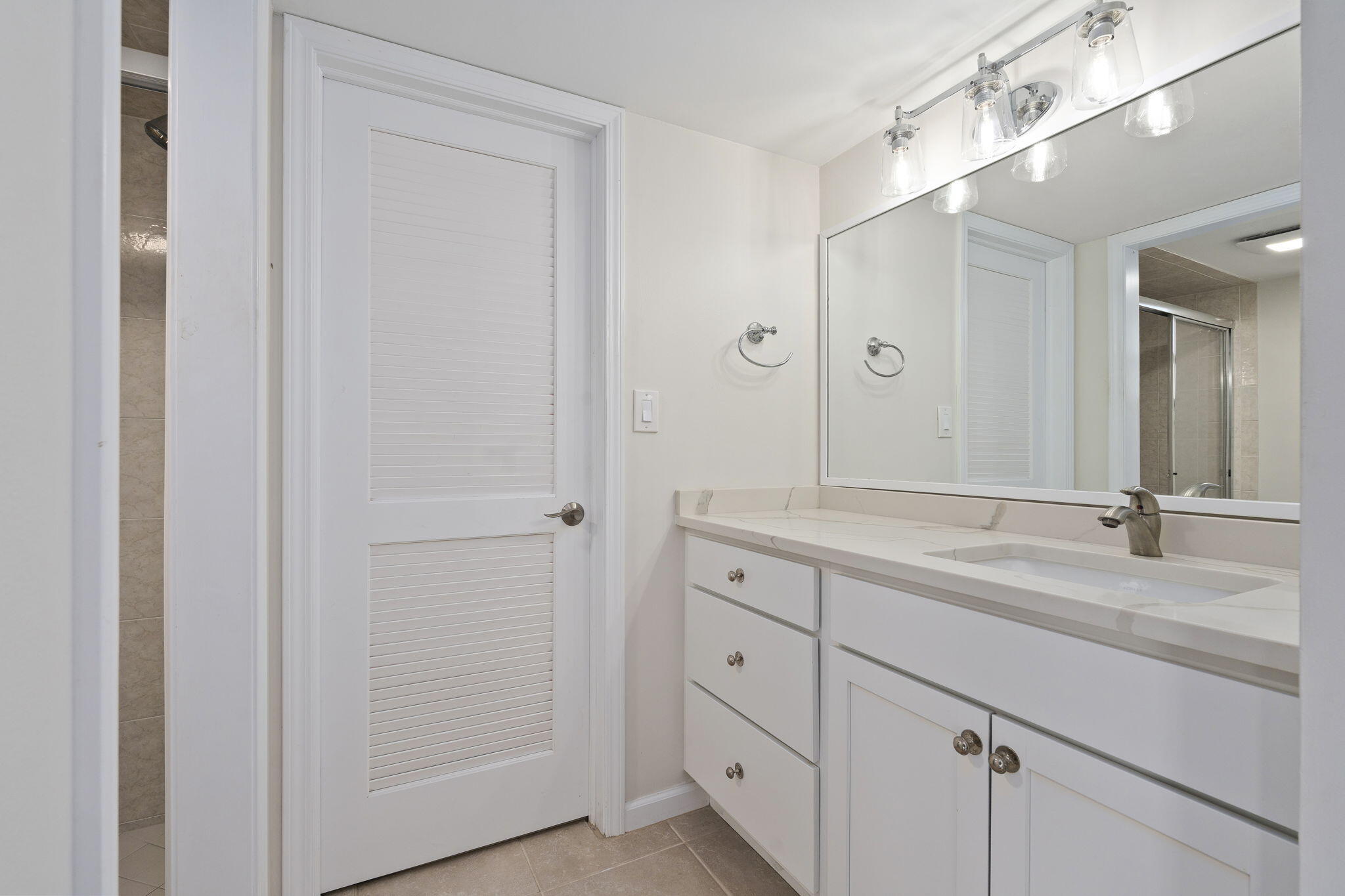 3209 S Lakeview Circle 8-101 Property Photo 20