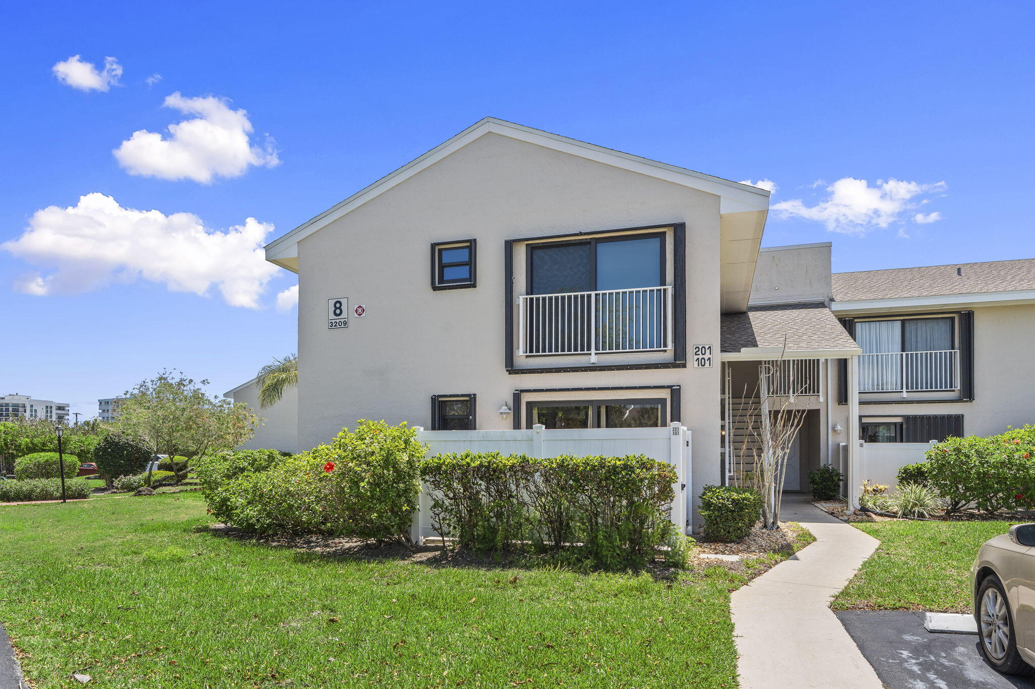 3209 S Lakeview Circle 8-101 Property Photo 29