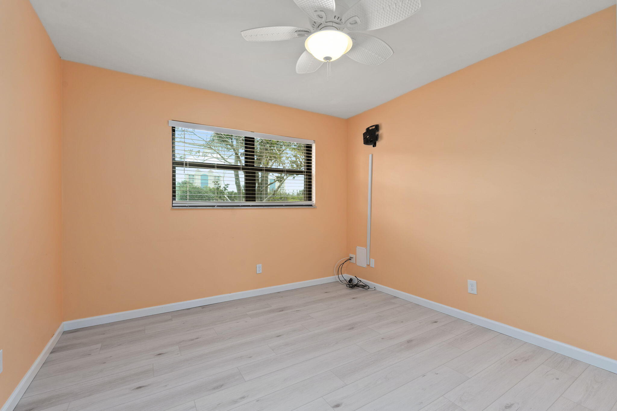 3209 S Lakeview Circle 8-101 Property Photo 34