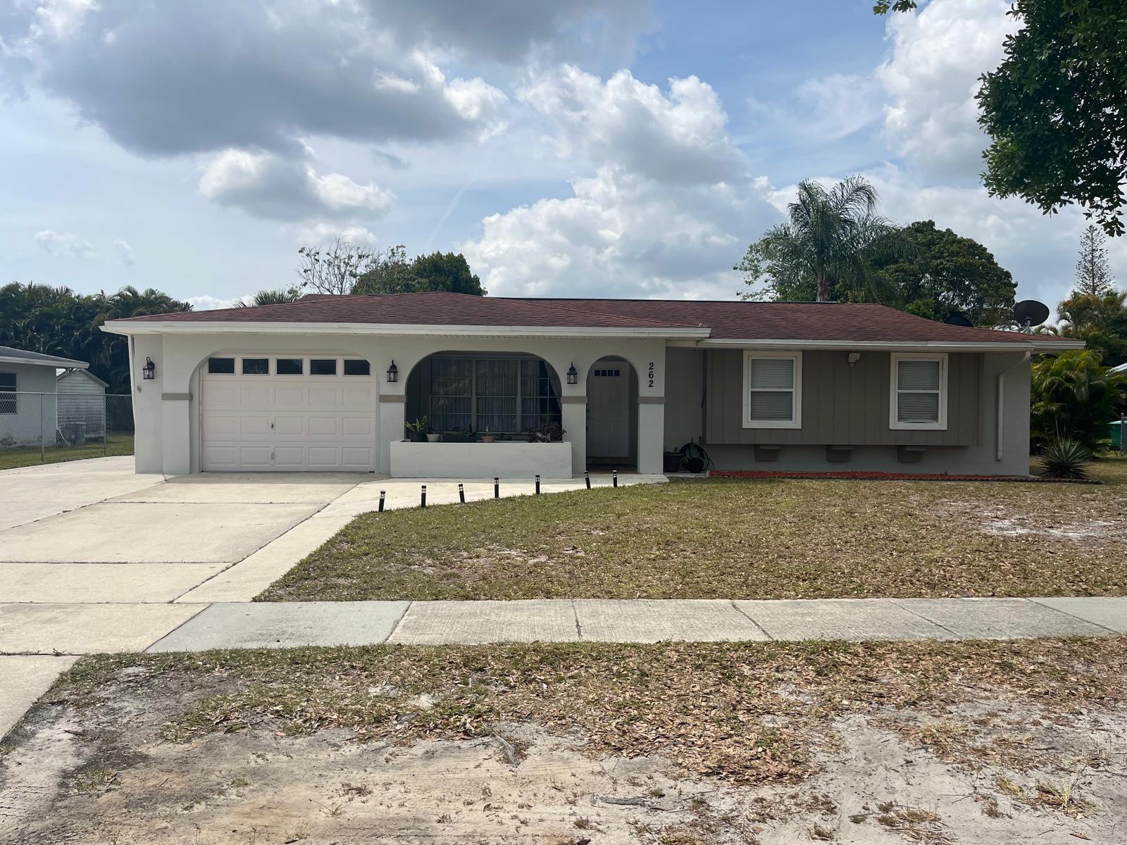 262 Ne Floresta Drive Property Photo 3