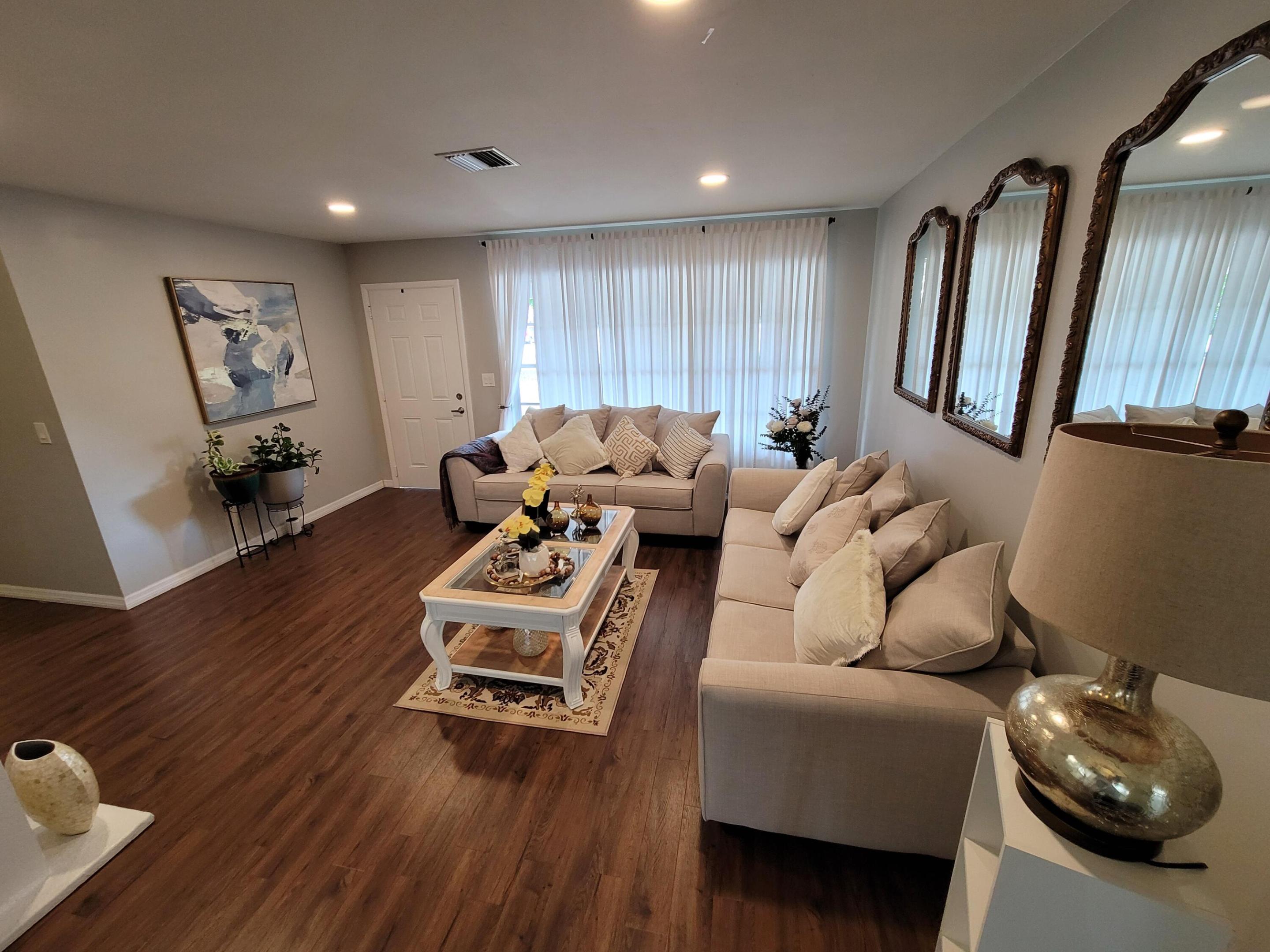 262 Ne Floresta Drive Property Photo 11