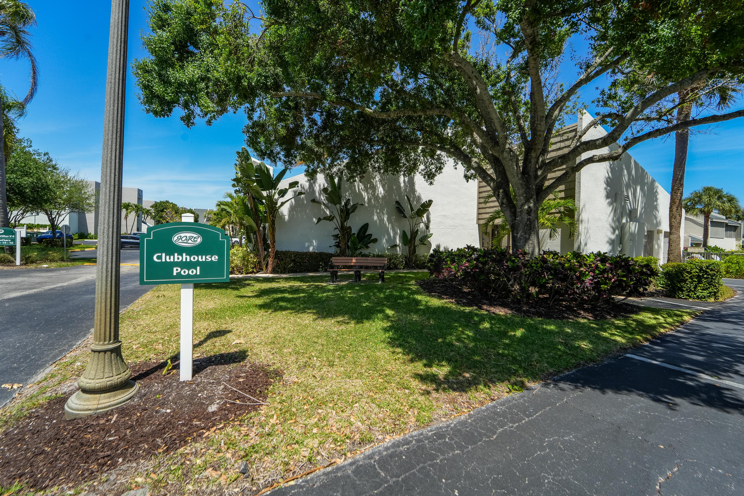 1605 S Us Highway 1 303m1 Property Photo 3