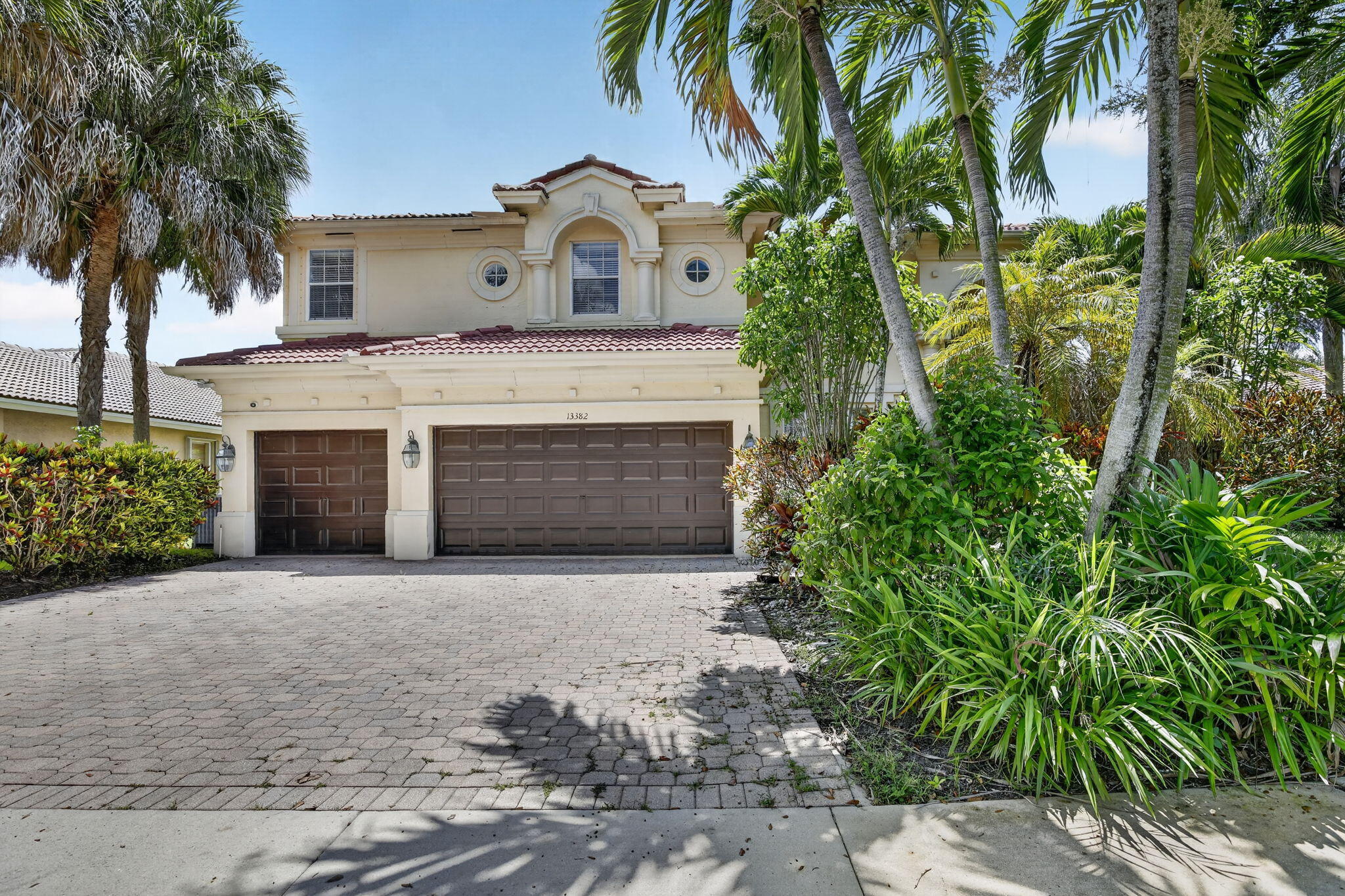 13382 Lakepointe Circle