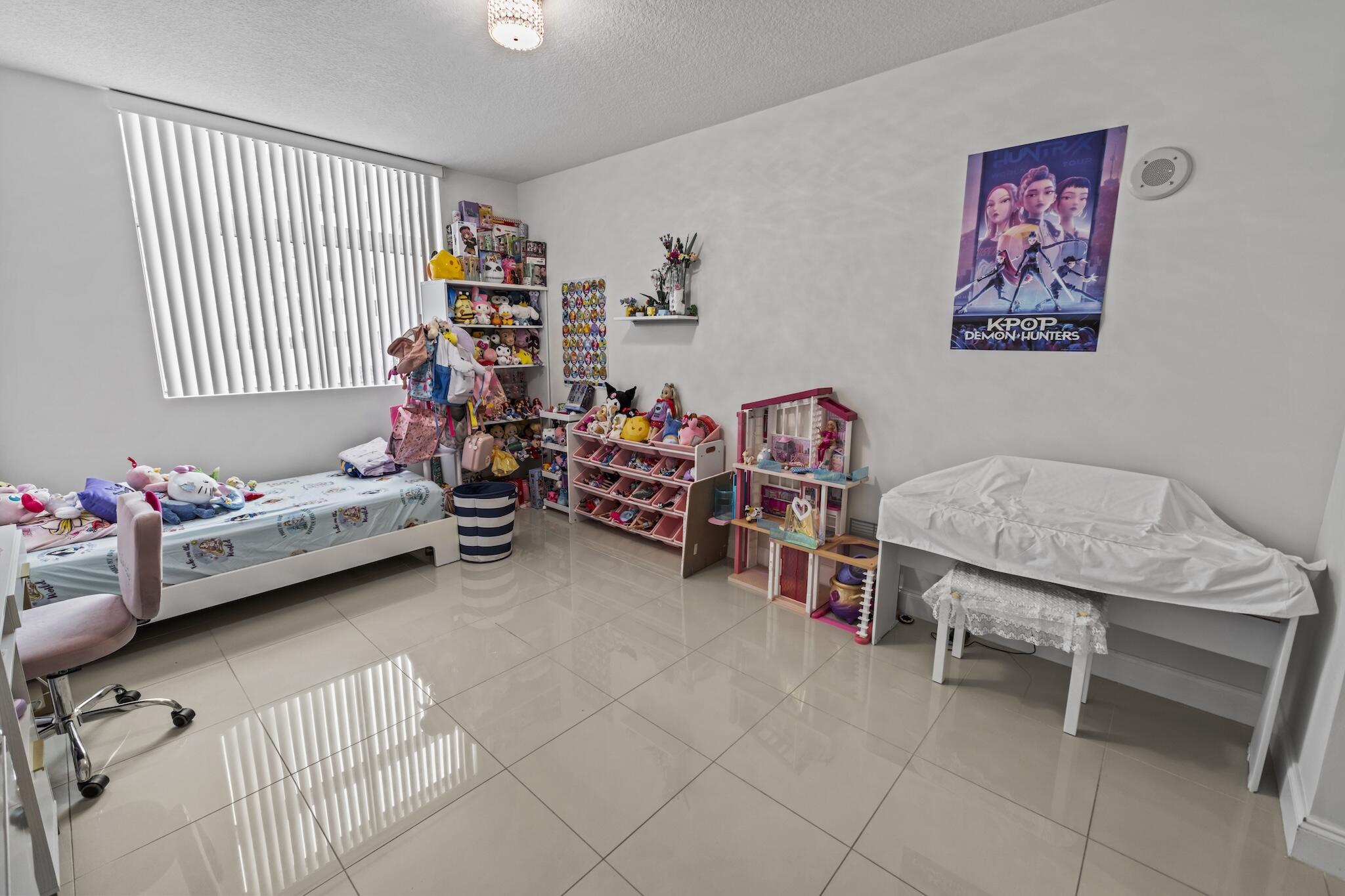 140 S Dixie Highway 512 Property Photo 10