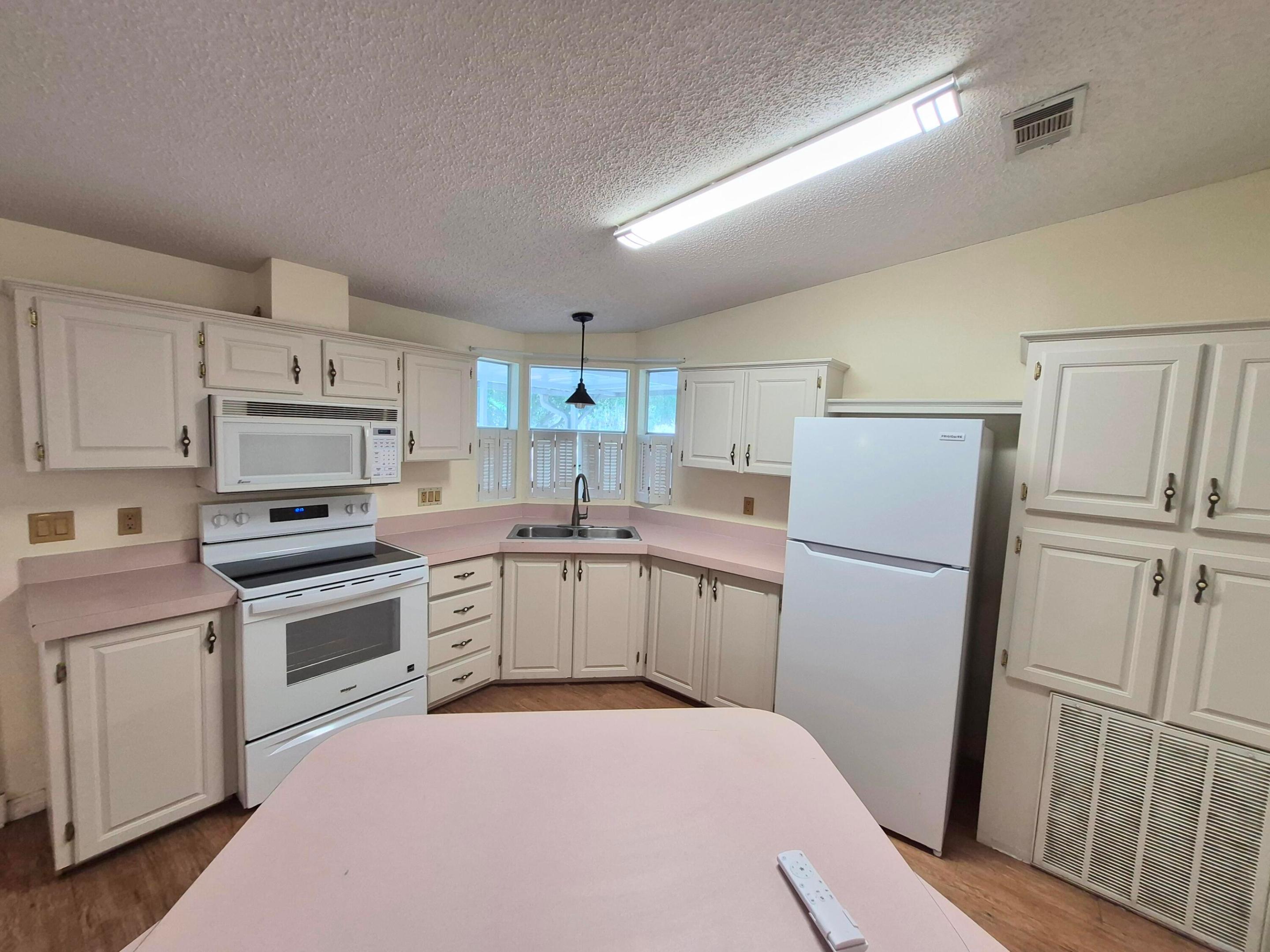 301 Se 5th Avenue Property Photo 14