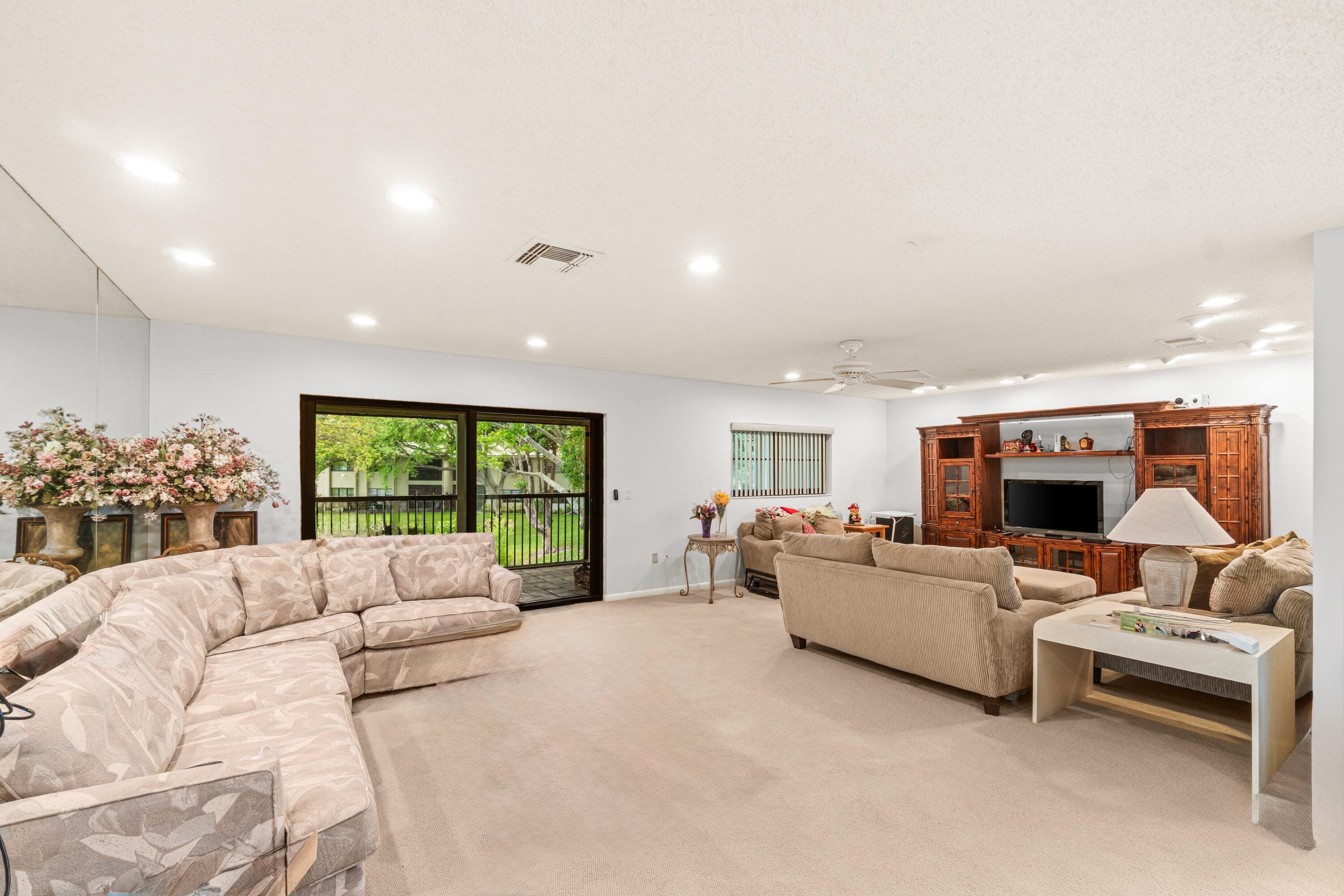 46 Stratford Lane W D Property Photo 4