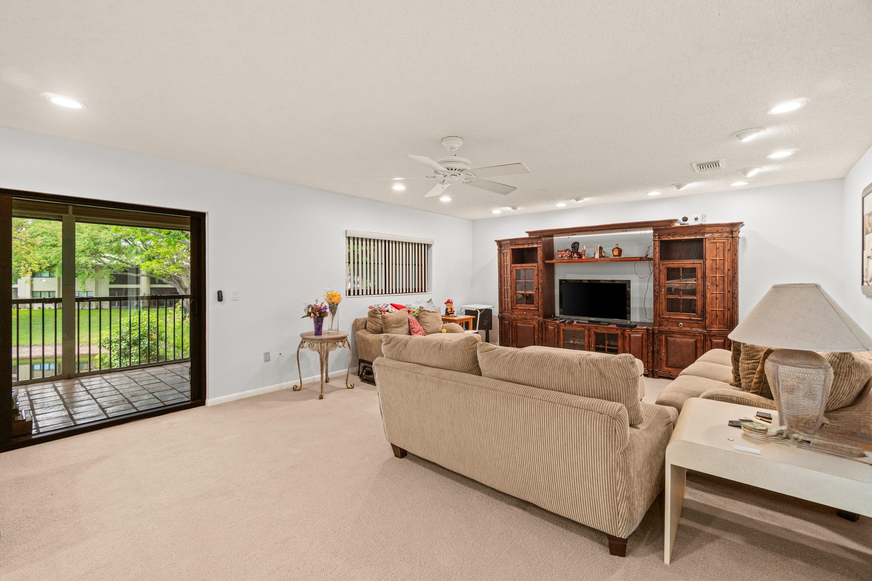46 Stratford Lane W D Property Photo 5