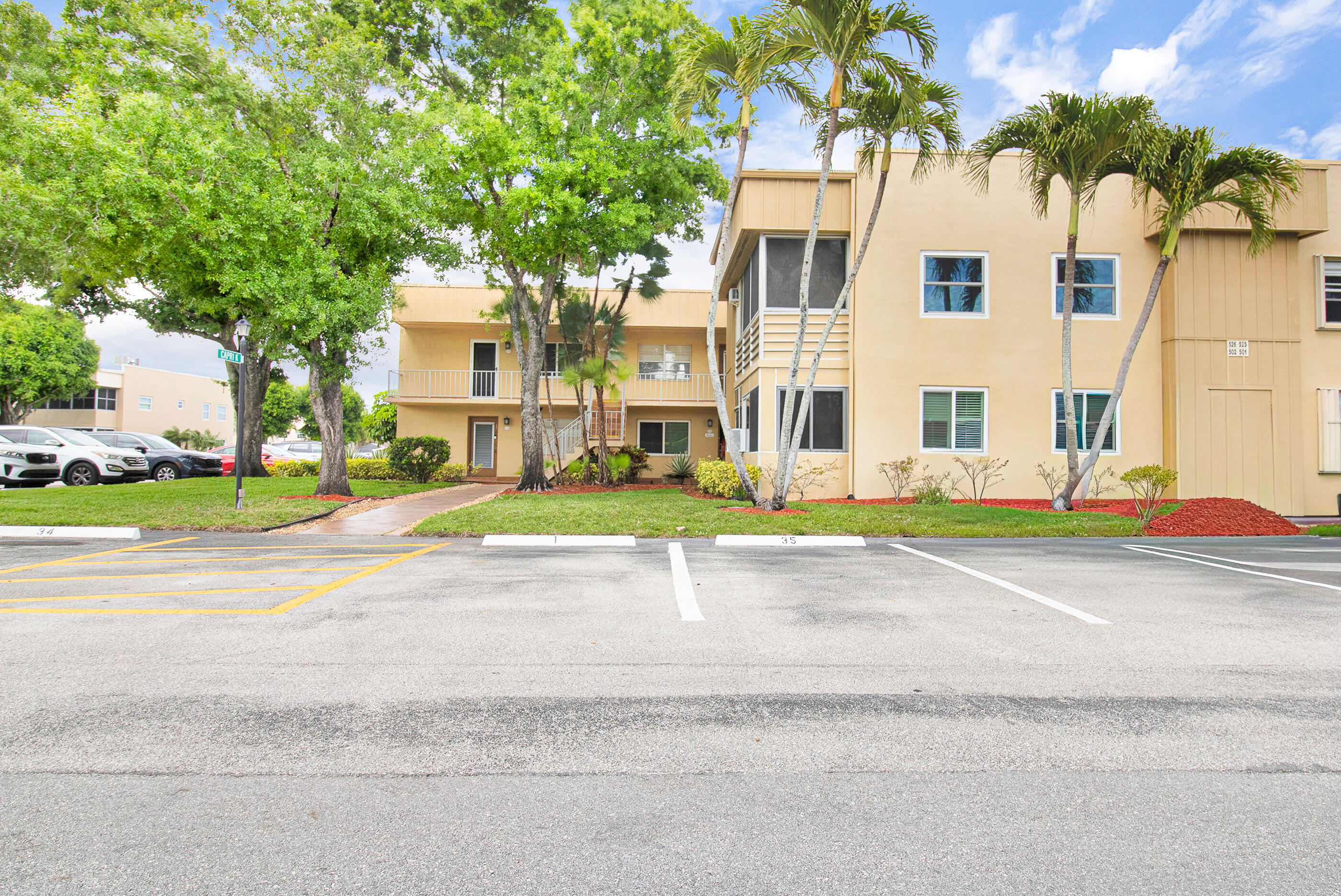 525 Capri K Property Photo 1