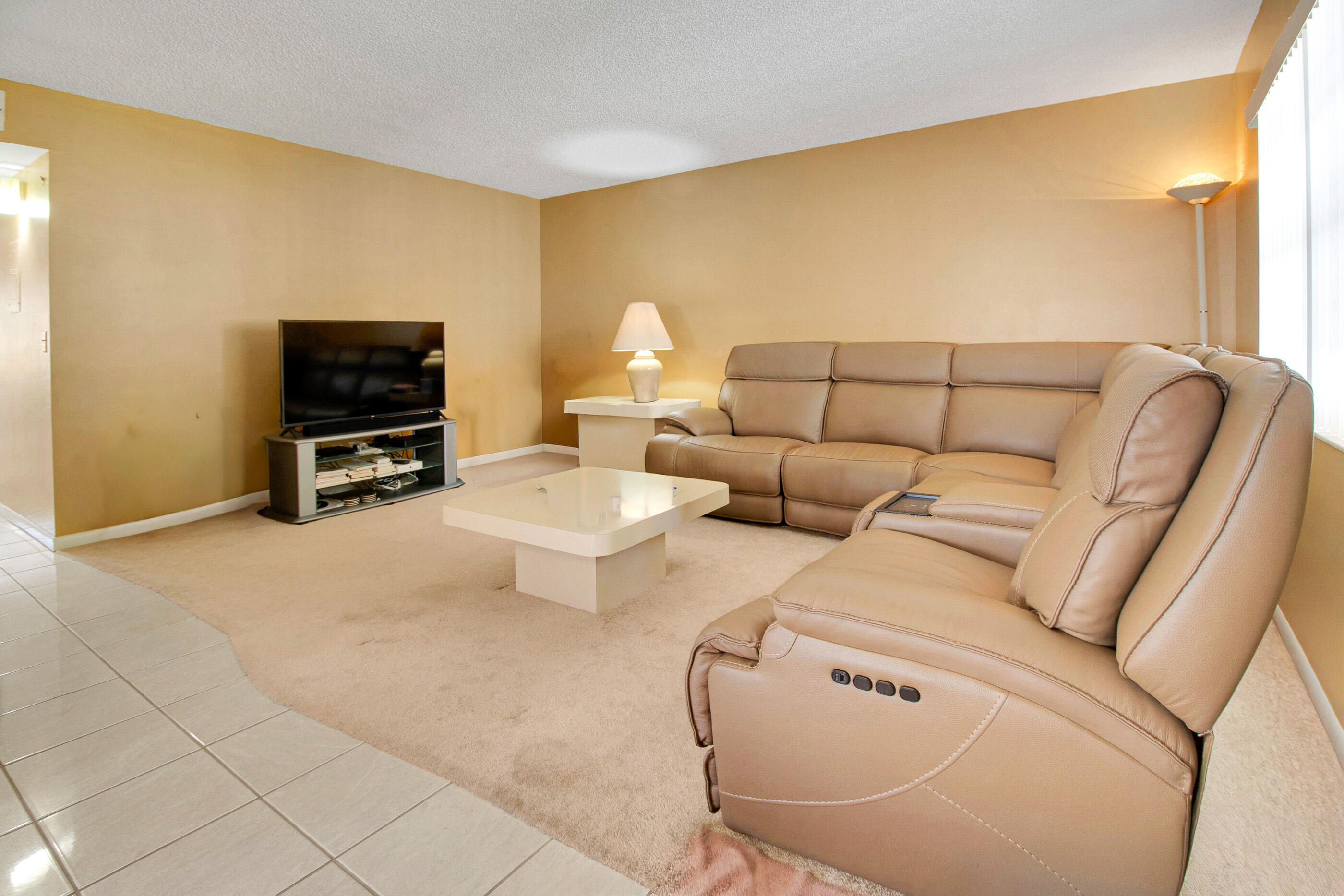 525 Capri K Property Photo 3