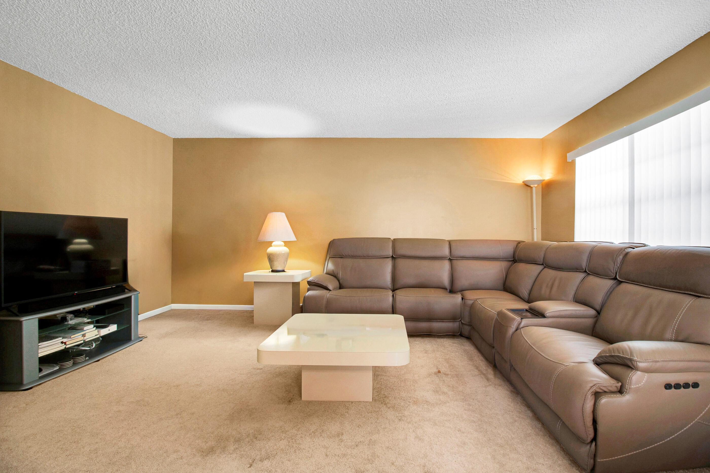 525 Capri K Property Photo 4