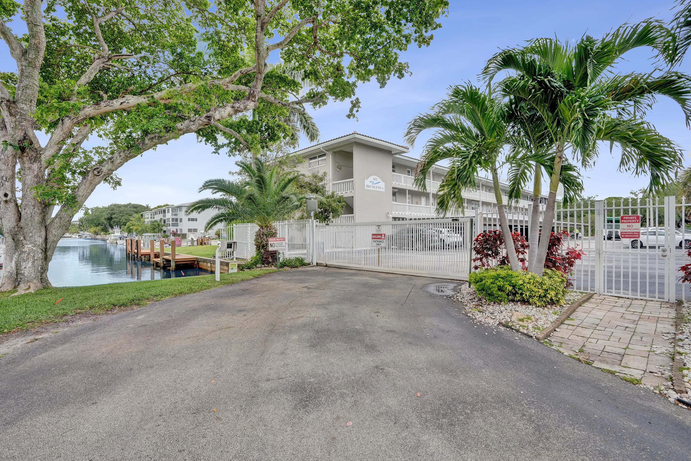 900 SW 12th Street 100