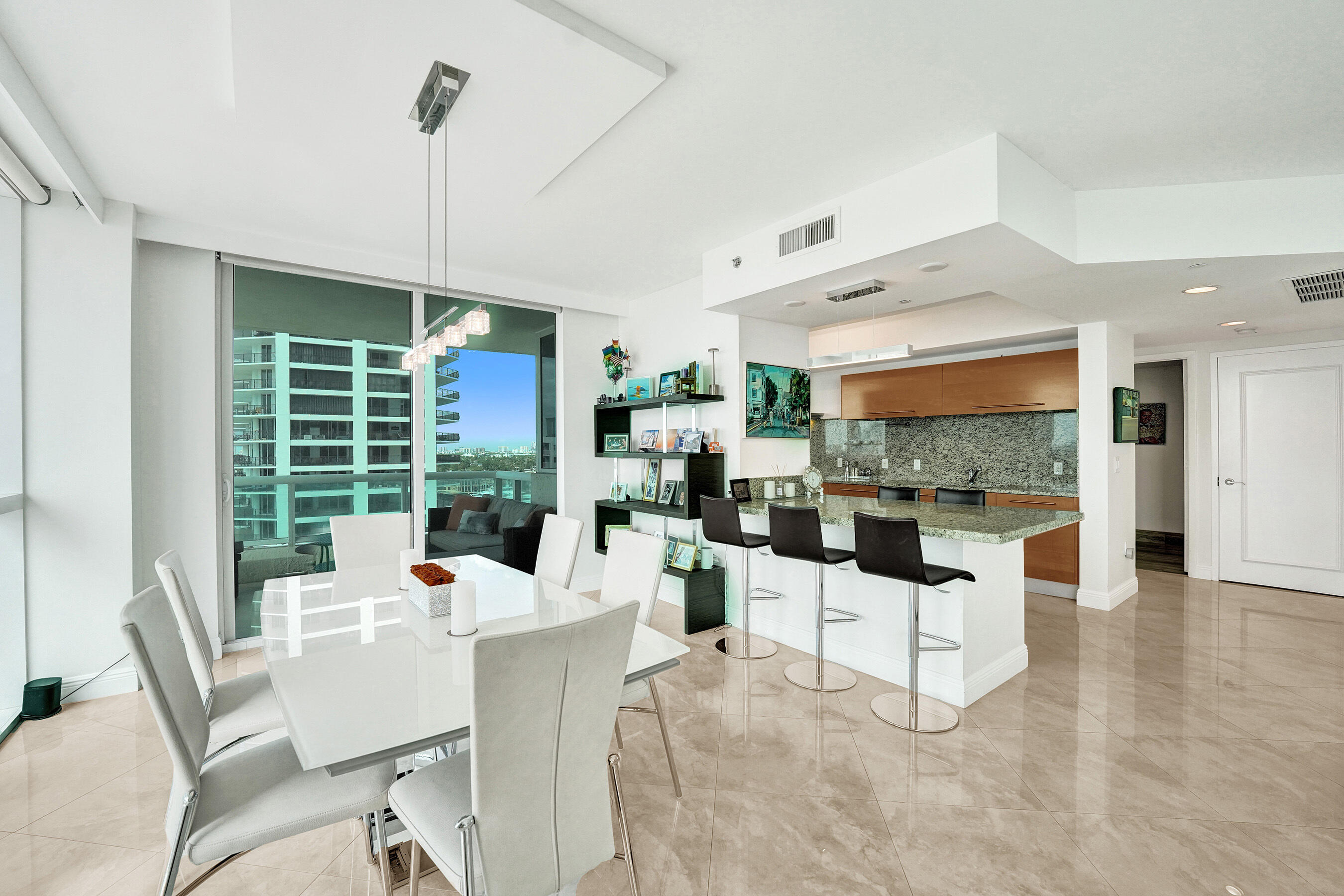 101 S Fort Lauderdale Beach Boulevard 1107 Property Photo 8