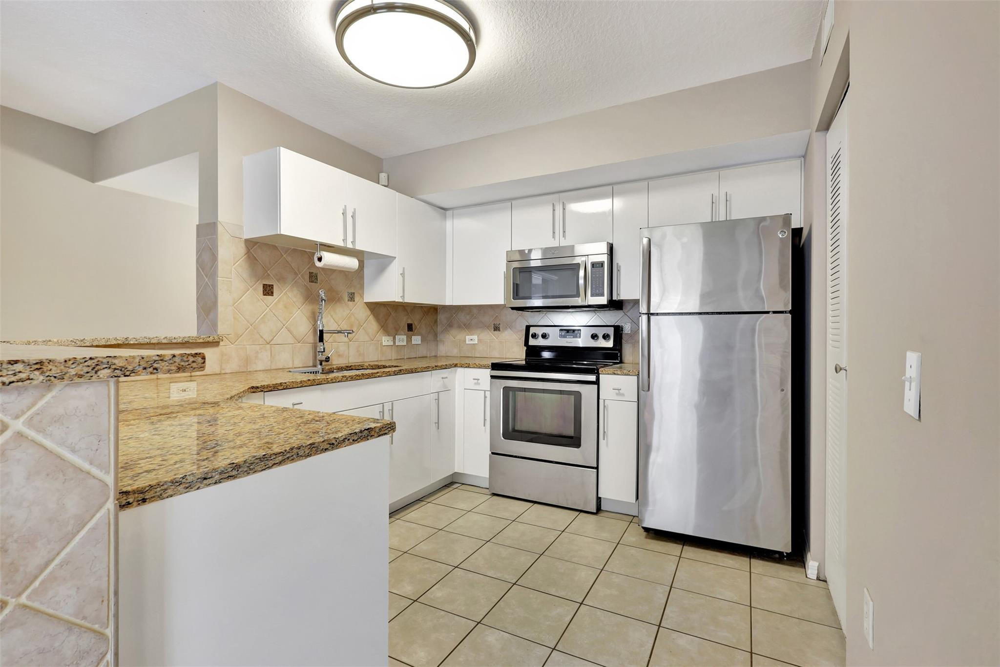 310 Villa Circle 310 Property Photo 3