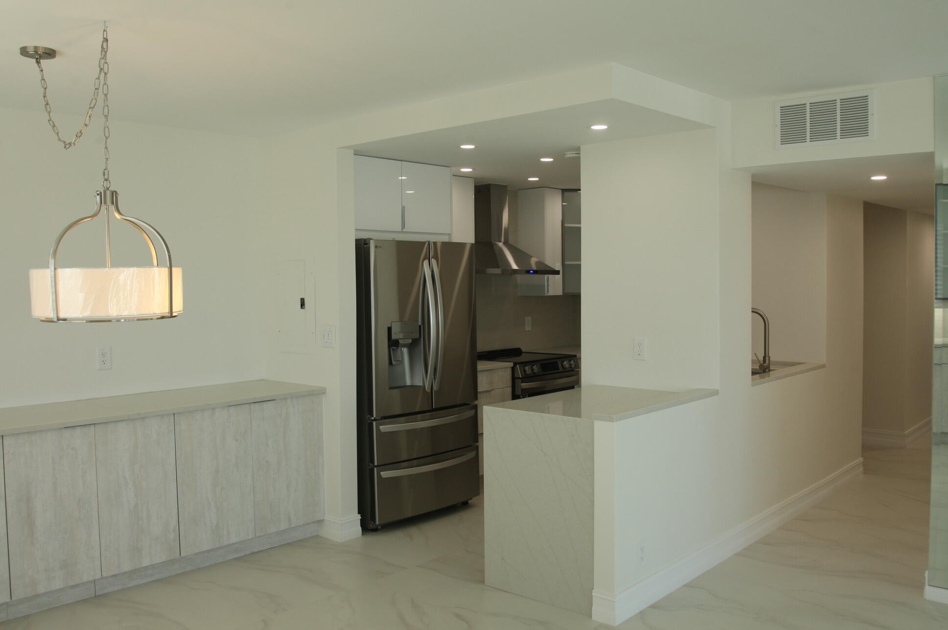 340 Sunset Drive 610 Property Photo 1