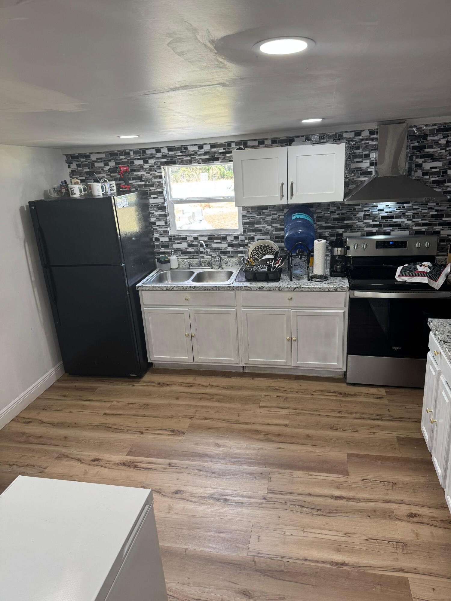 187 Montura Avenue Property Photo 11