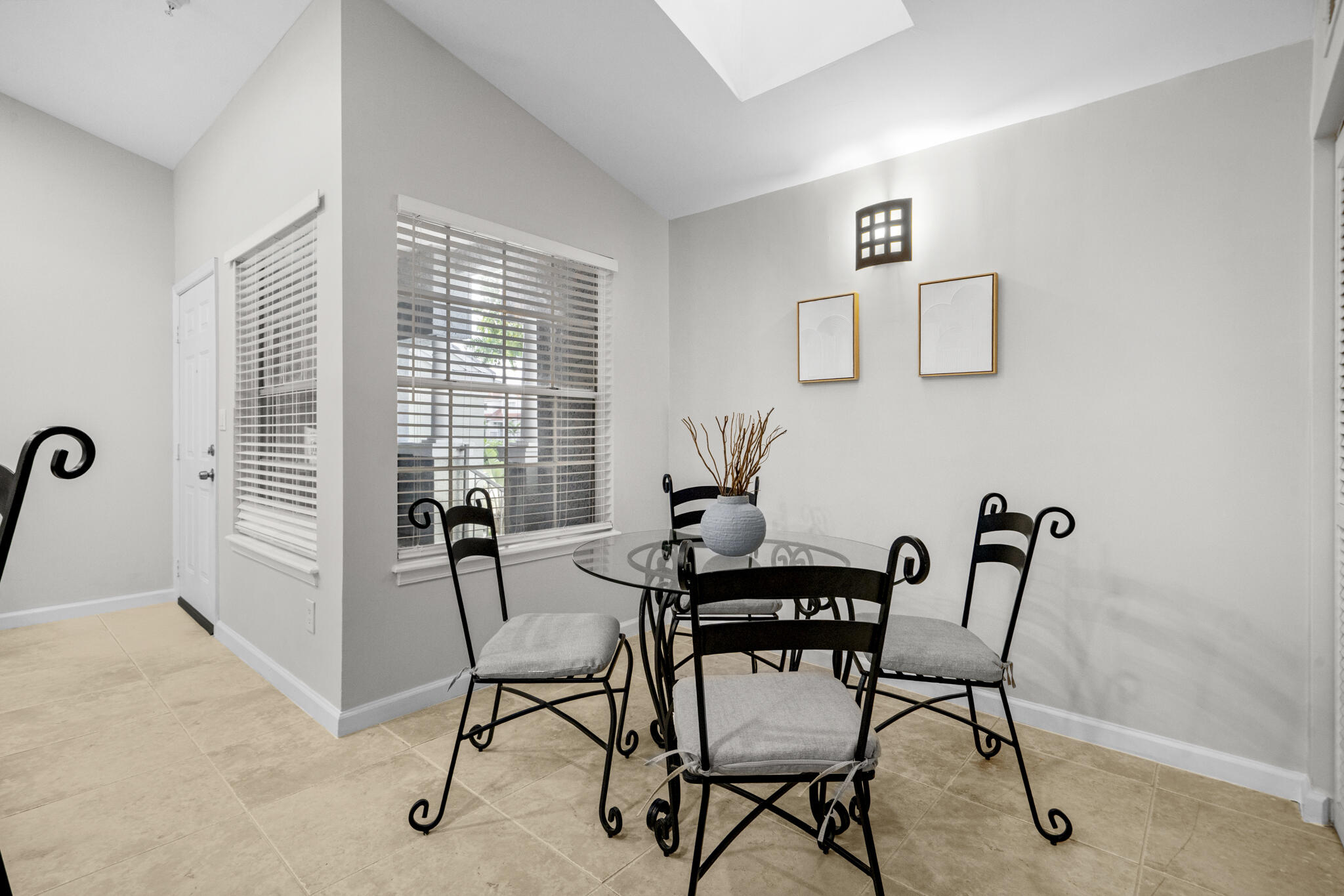 1000 Crystal Way L Property Photo 10