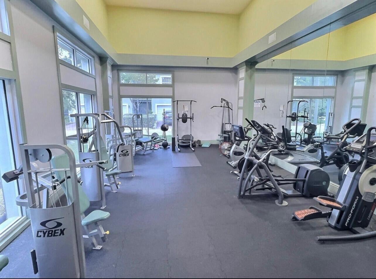 1000 Crystal Way L Property Photo 23