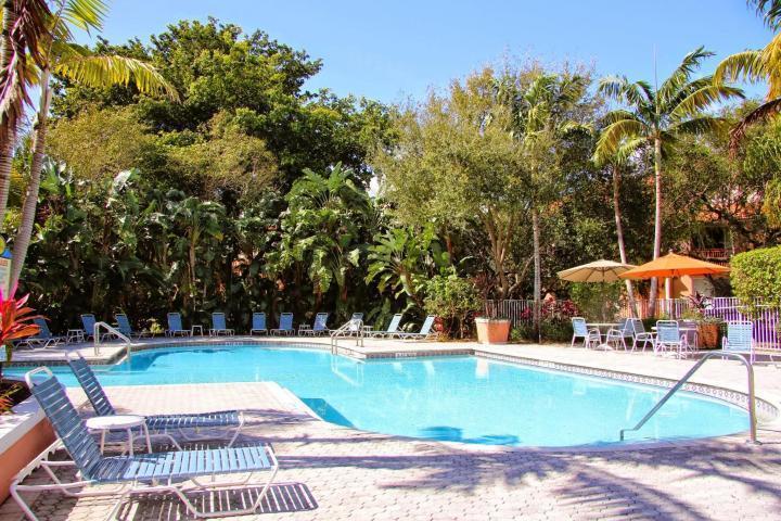 1000 Crystal Way L Property Photo 32