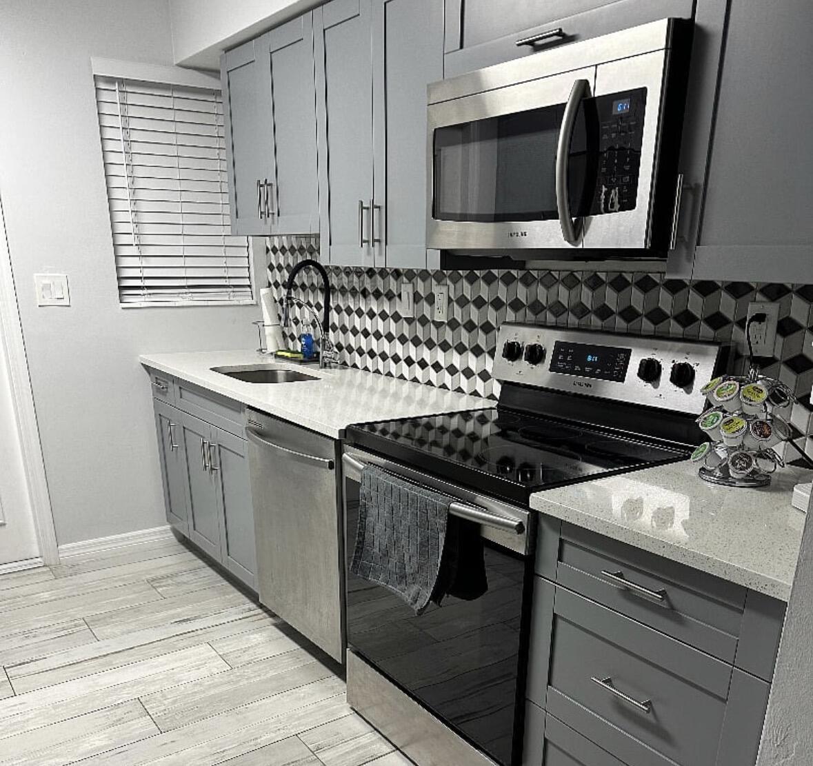 136 Akron Street B2 Property Photo 4