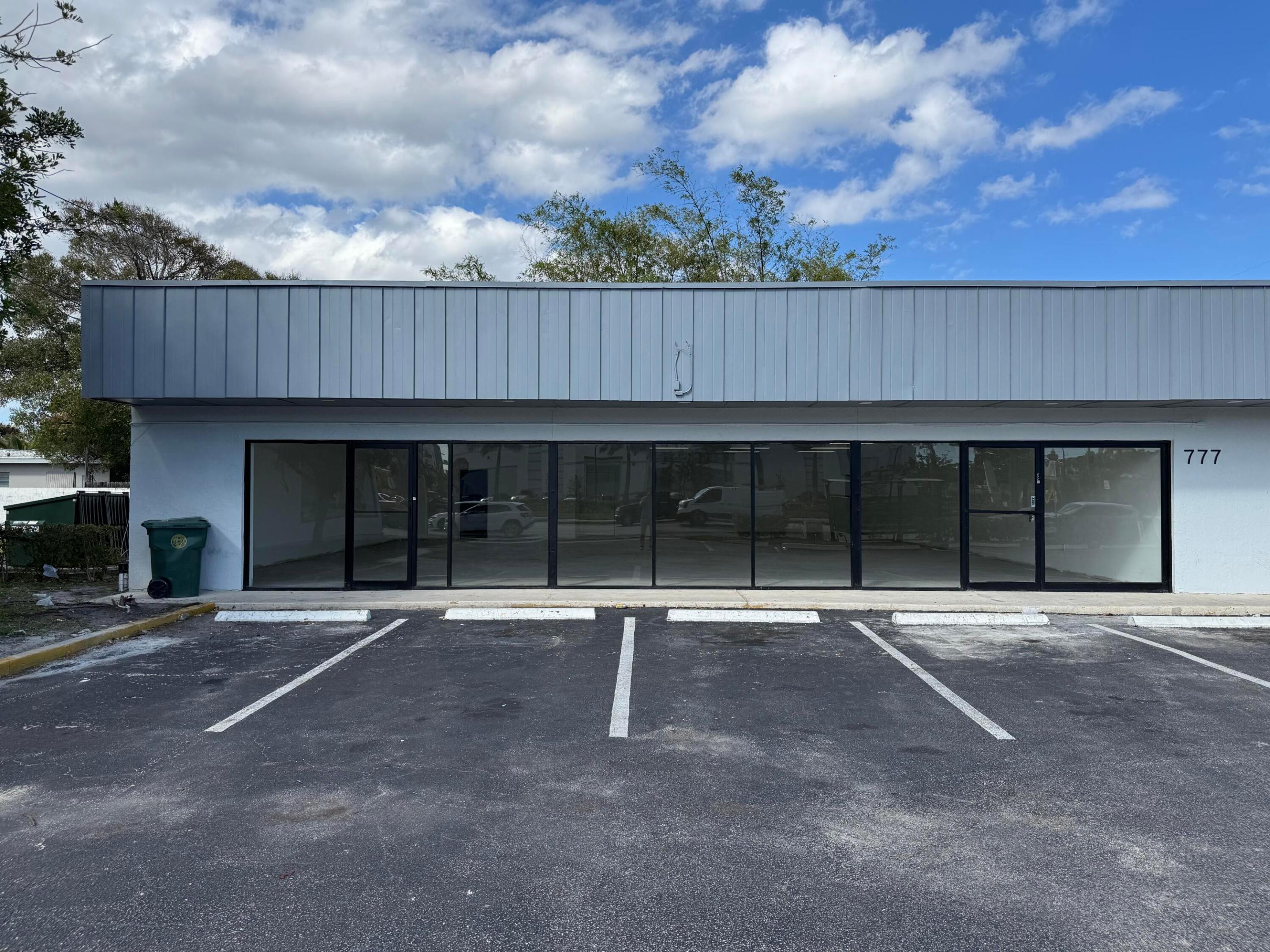 777 E Oakland Park Boulevard Property Photo 1