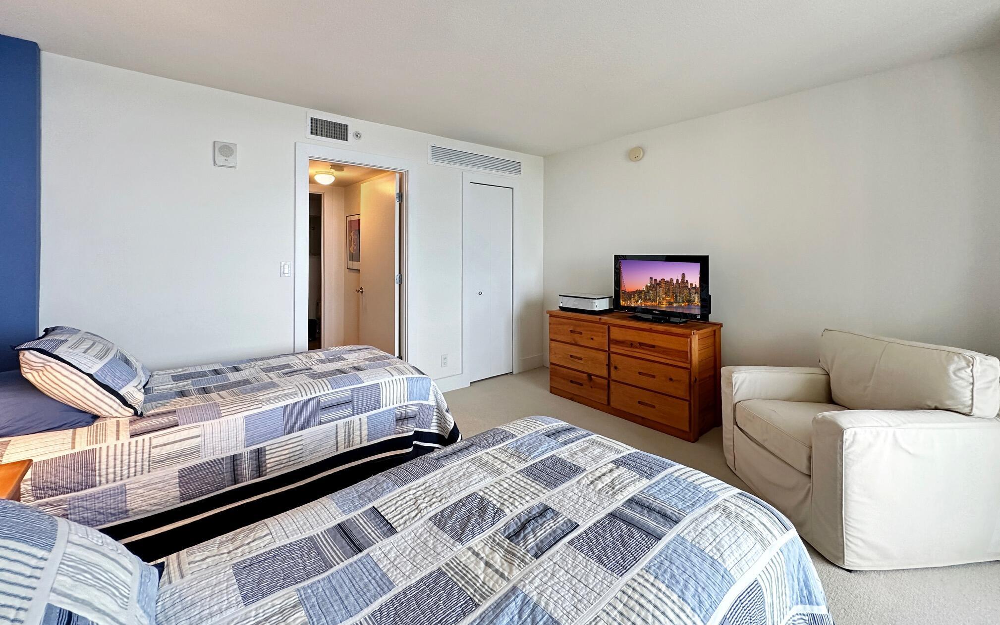 3000 N Ocean Drive 22d Property Photo 13