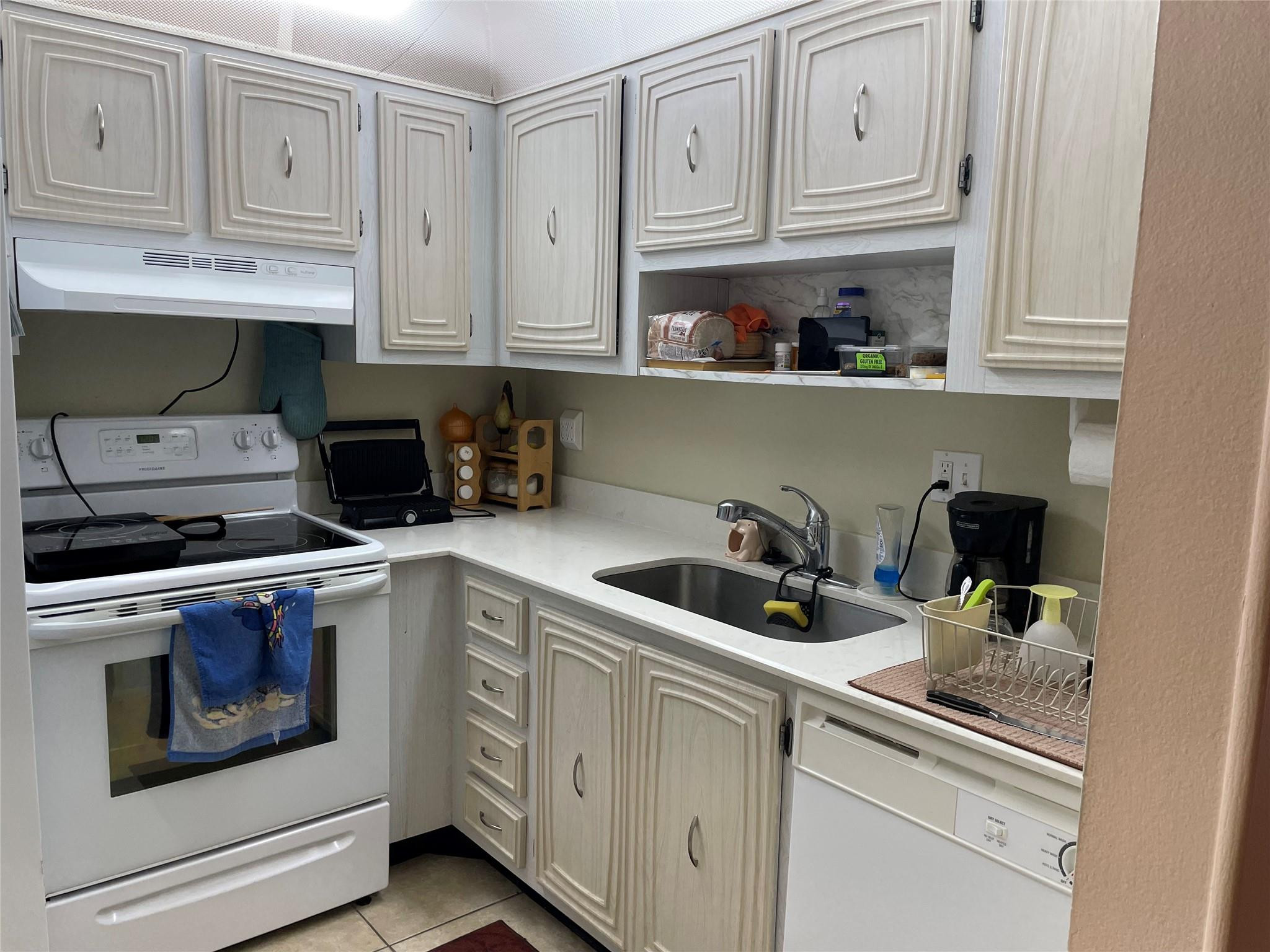 2821 Somerset Drive 118