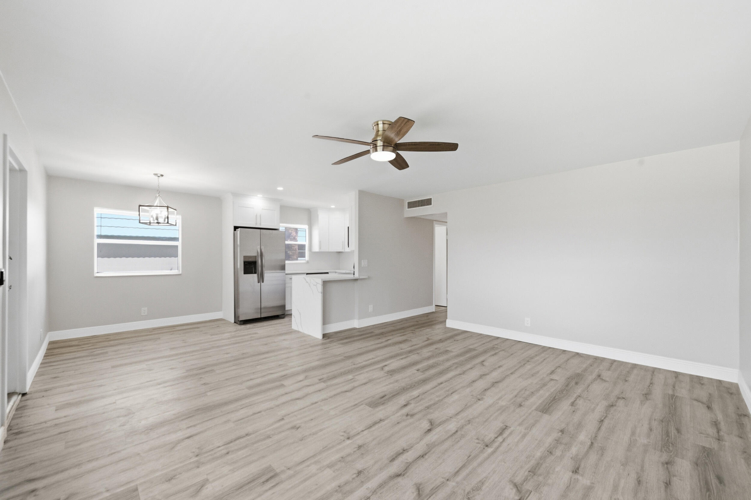 284 Flanders F Property Photo 5