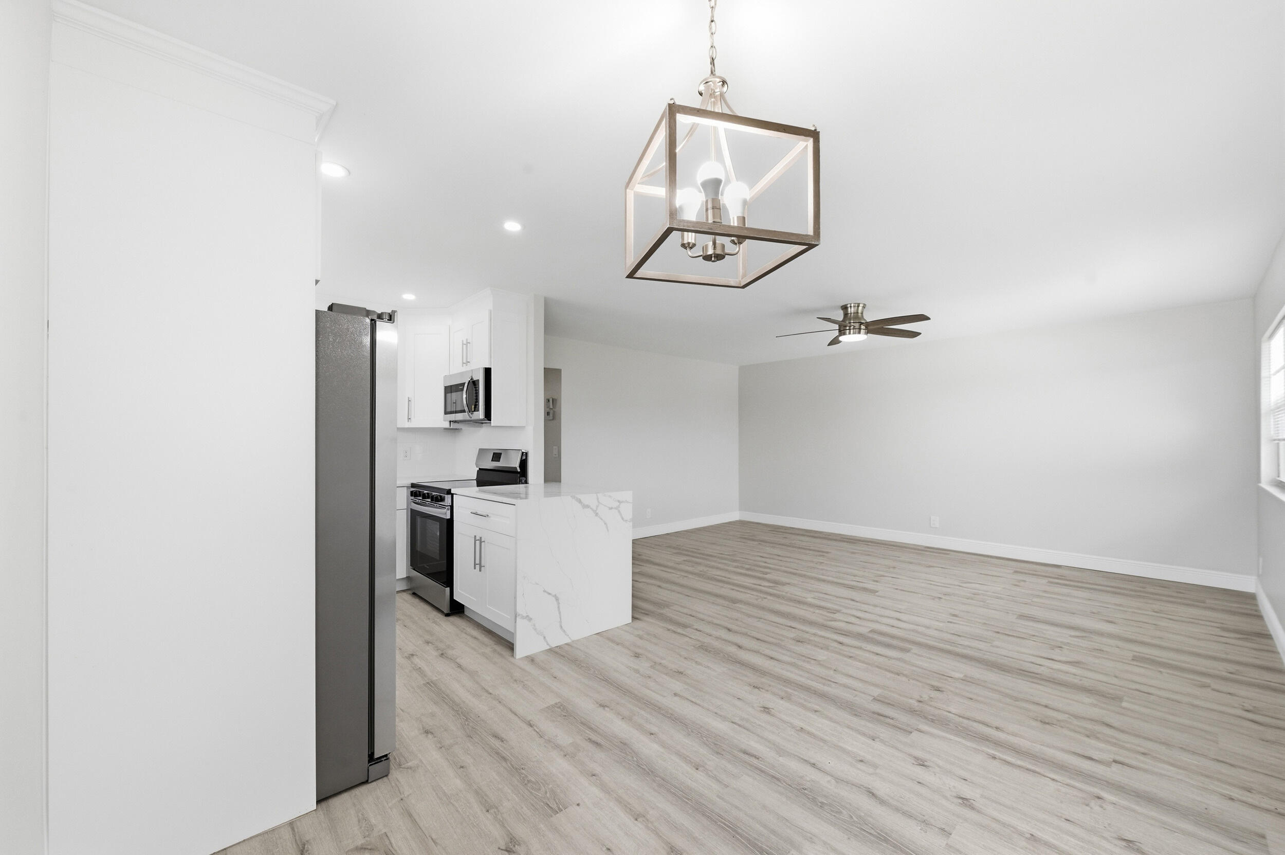 284 Flanders F Property Photo 12
