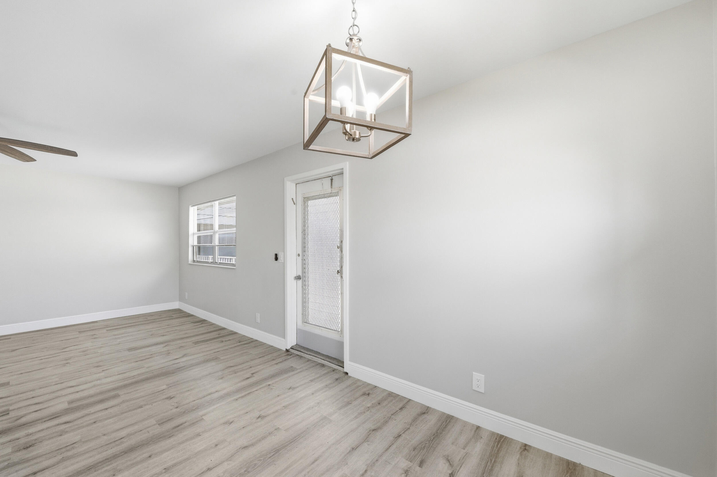 284 Flanders F Property Photo 13