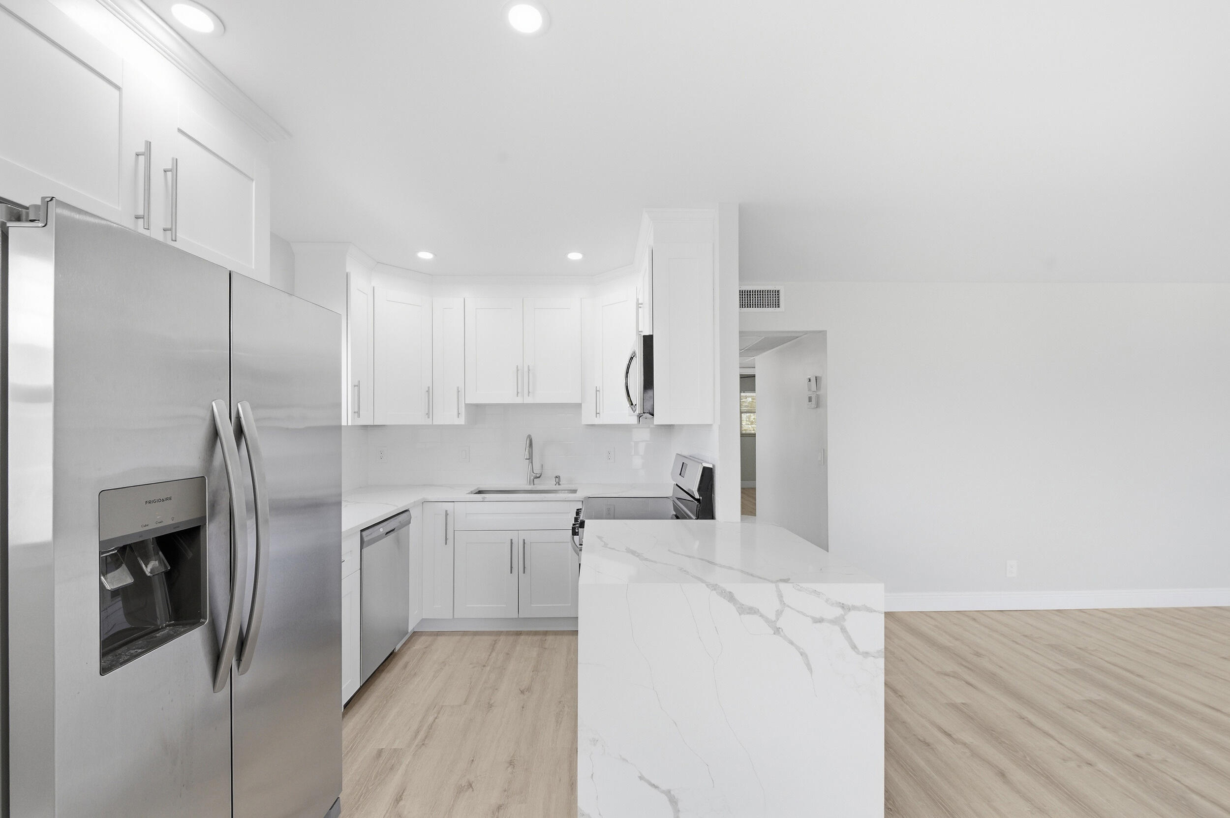 284 Flanders F Property Photo 15