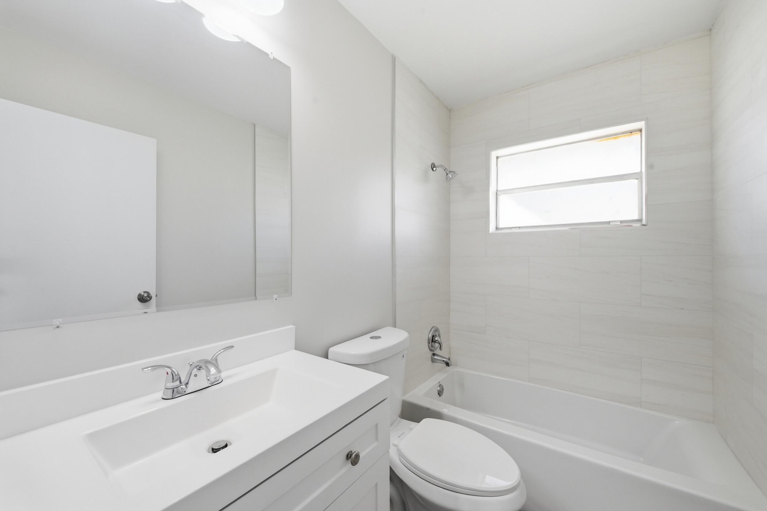 284 Flanders F Property Photo 18