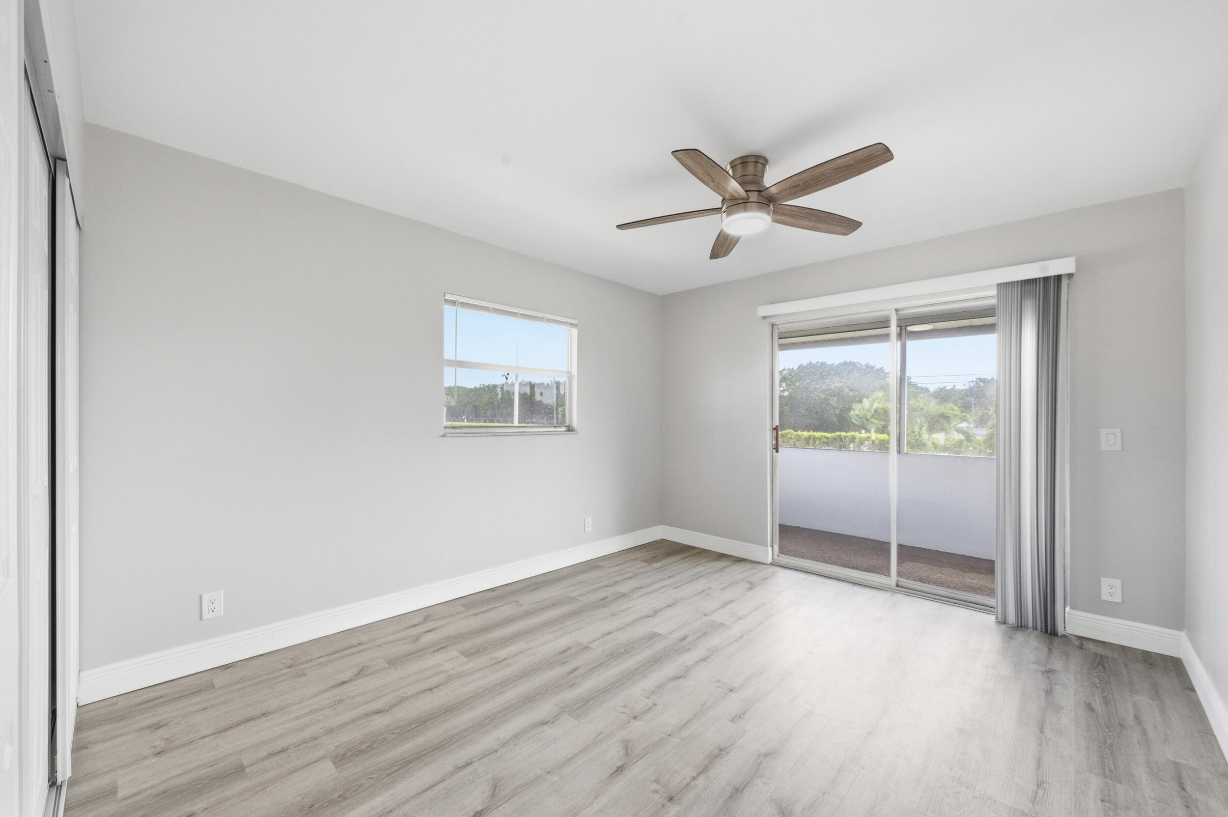 284 Flanders F Property Photo 19