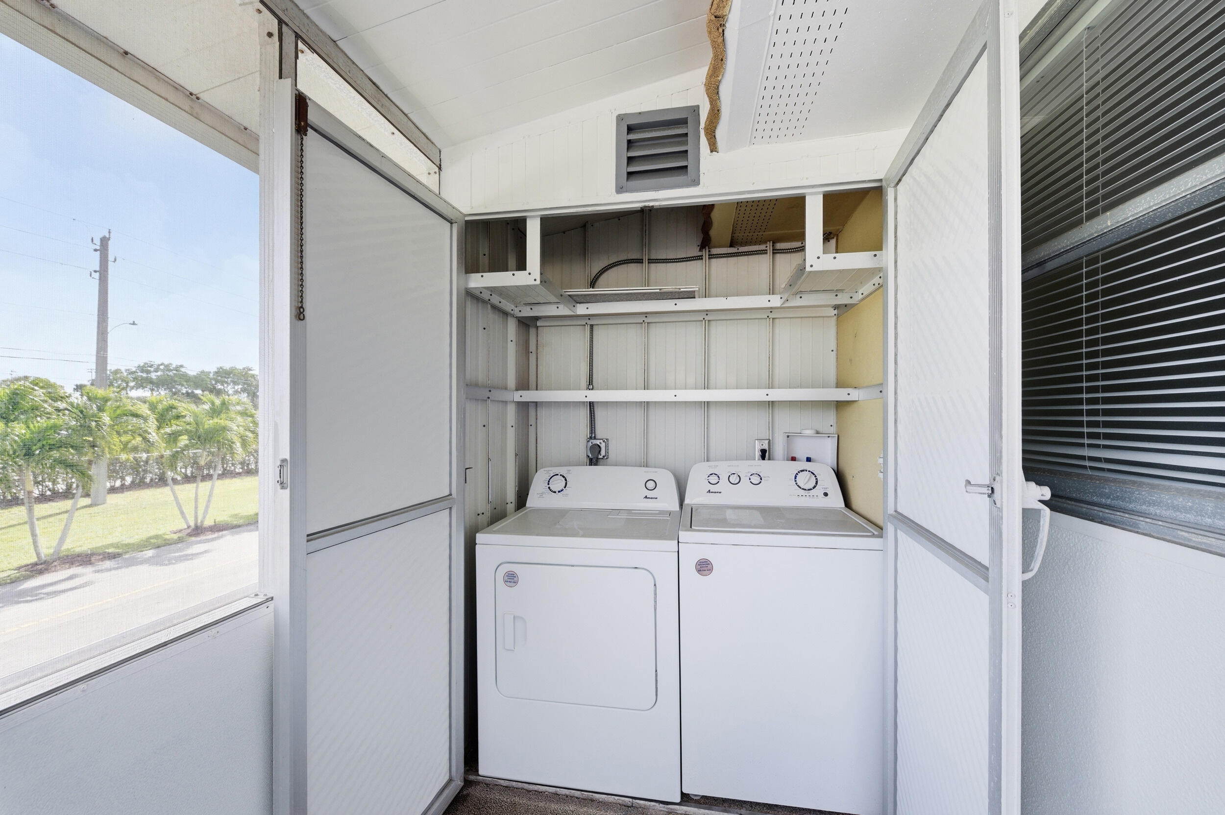 284 Flanders F Property Photo 25
