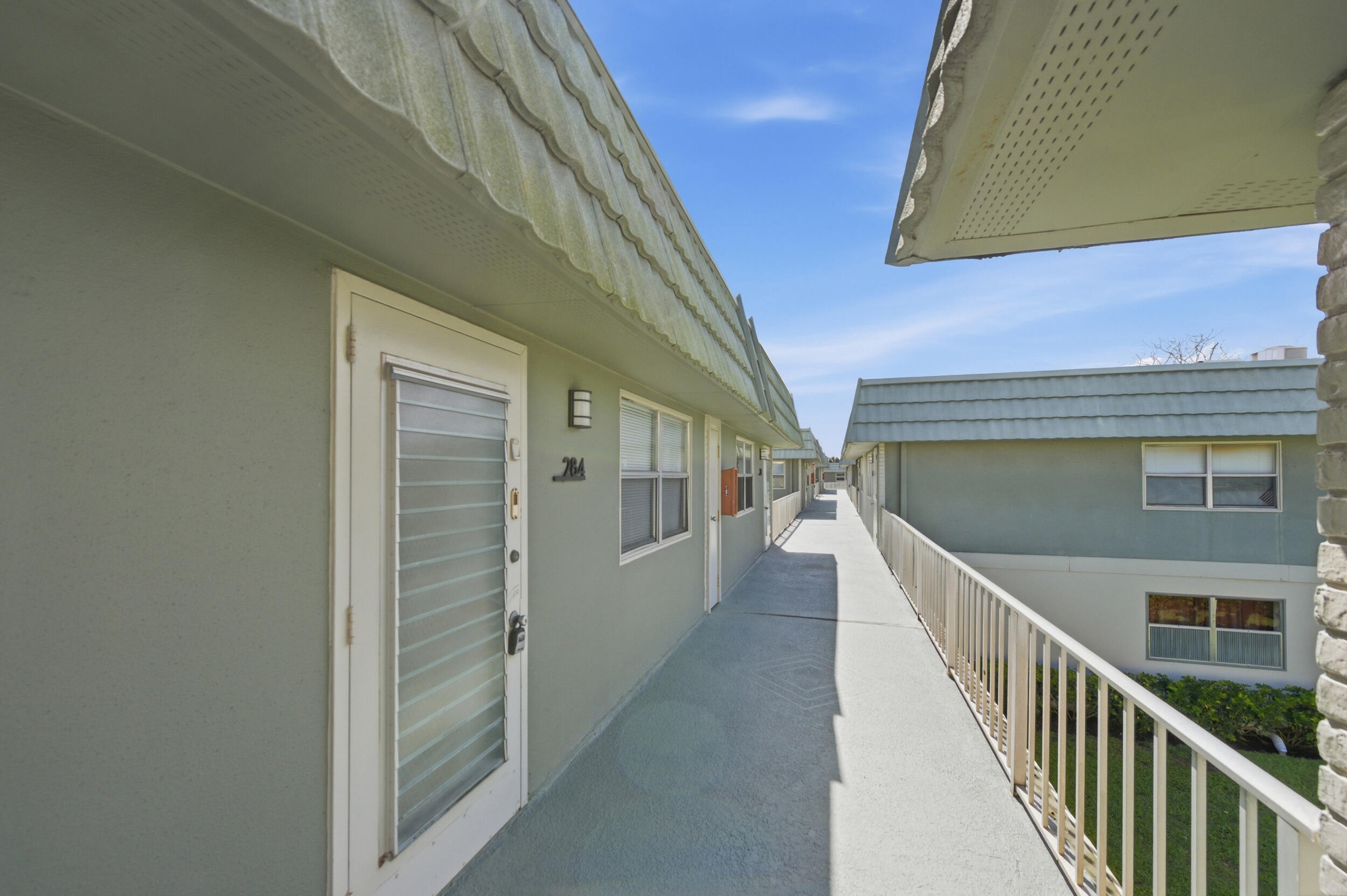 284 Flanders F Property Photo 33