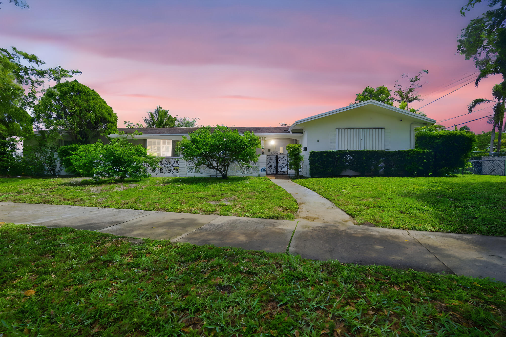 321 E Chaminade Drive Property Photo 13