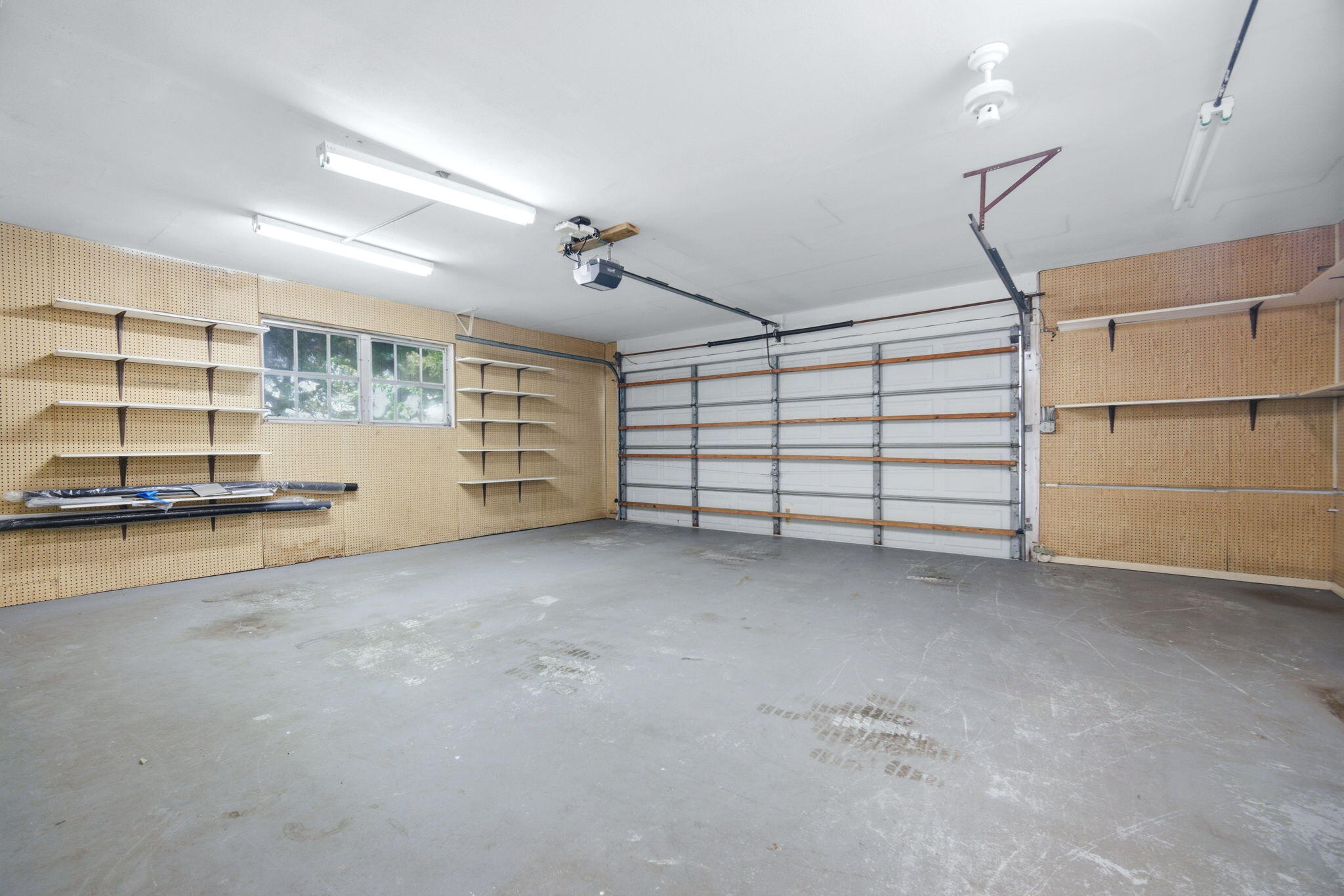 321 E Chaminade Drive Property Photo 40
