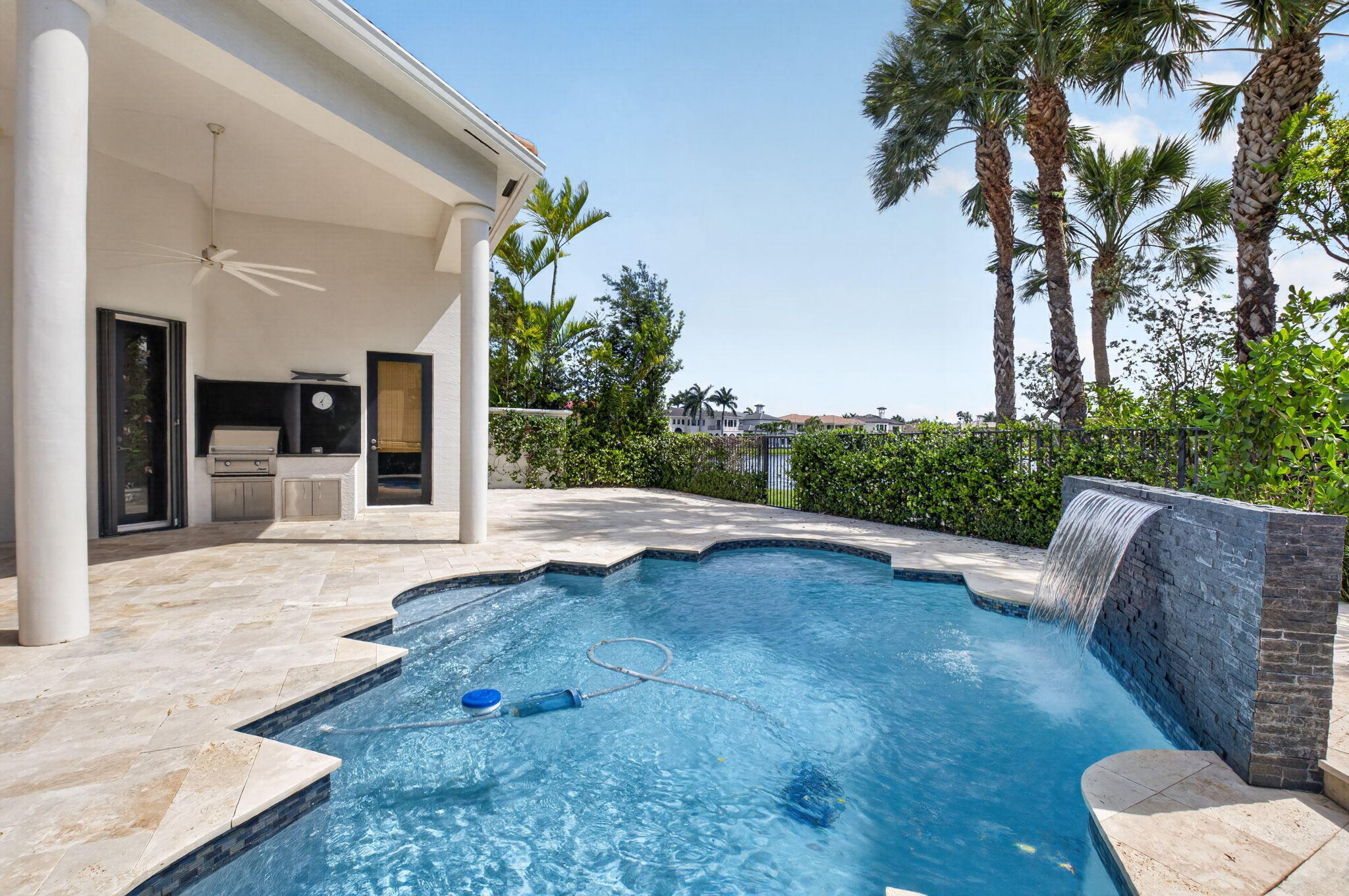 17921 Villa Club Way Property Photo 2