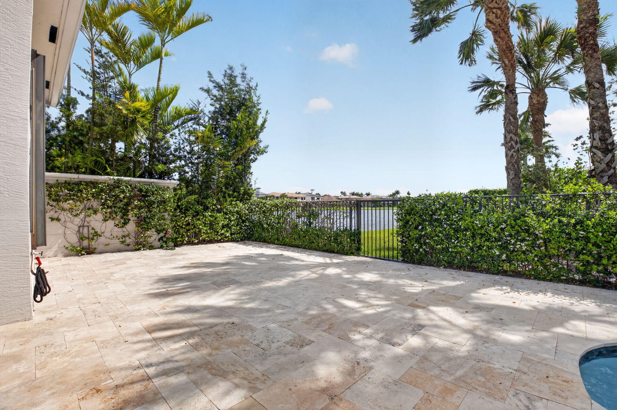 17921 Villa Club Way Property Photo 9