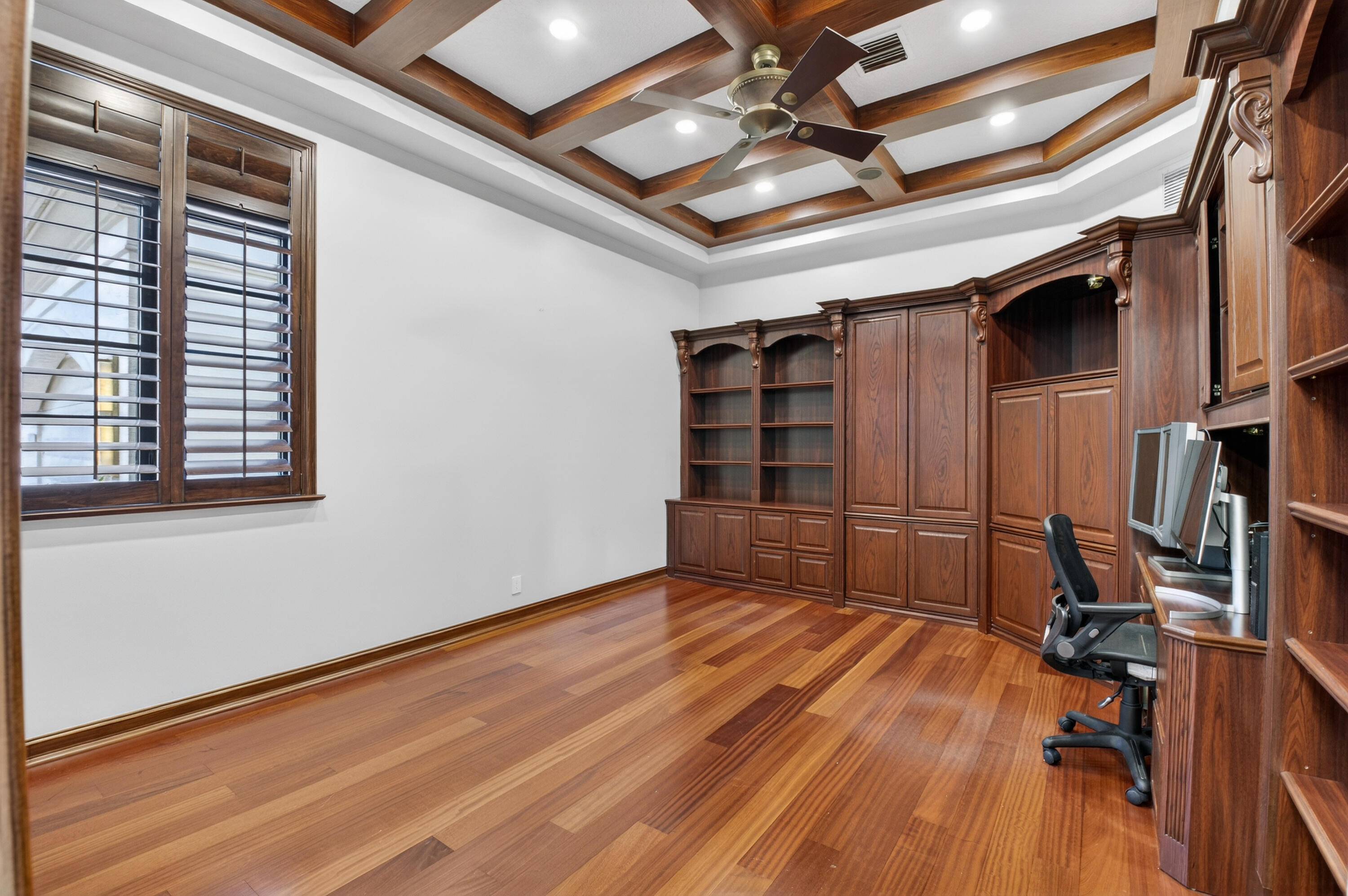 17921 Villa Club Way Property Photo 12