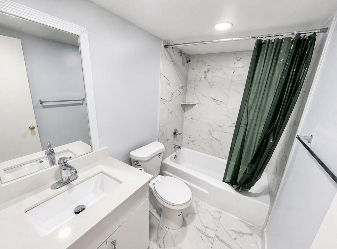 1250 Ne 125th Street 216d Property Photo 4