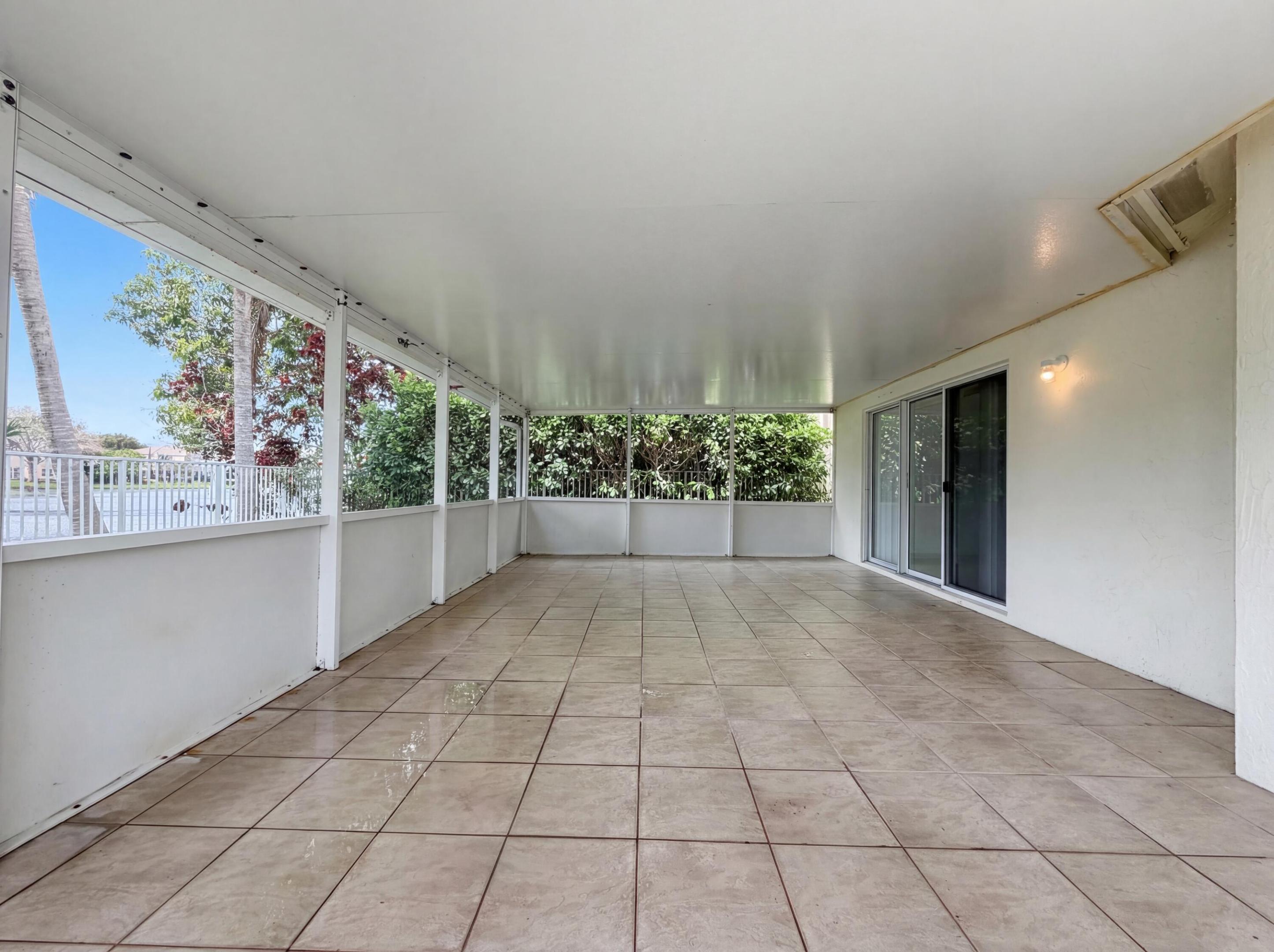 73 Gables Boulevard Property Photo 9