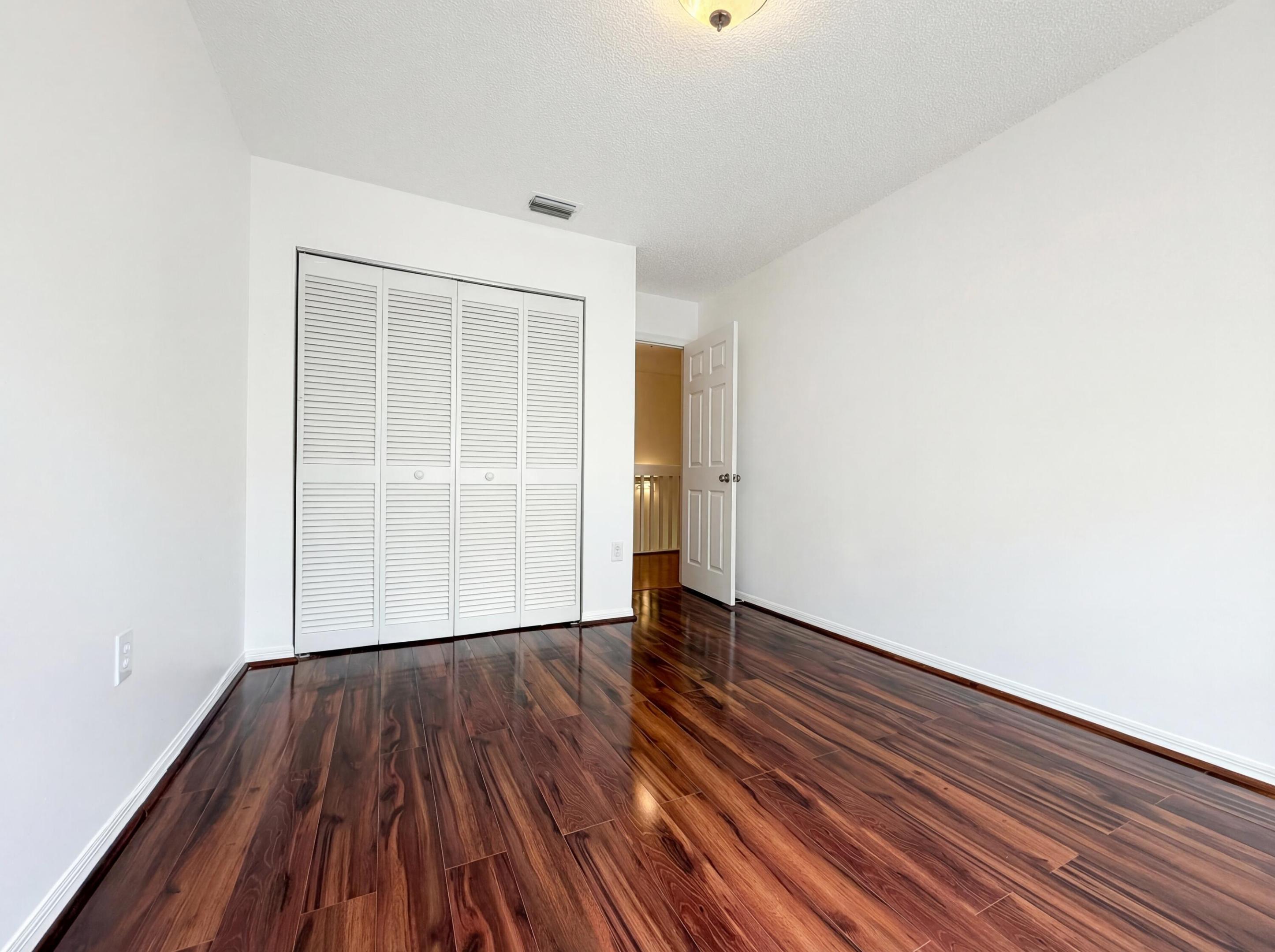 73 Gables Boulevard Property Photo 15