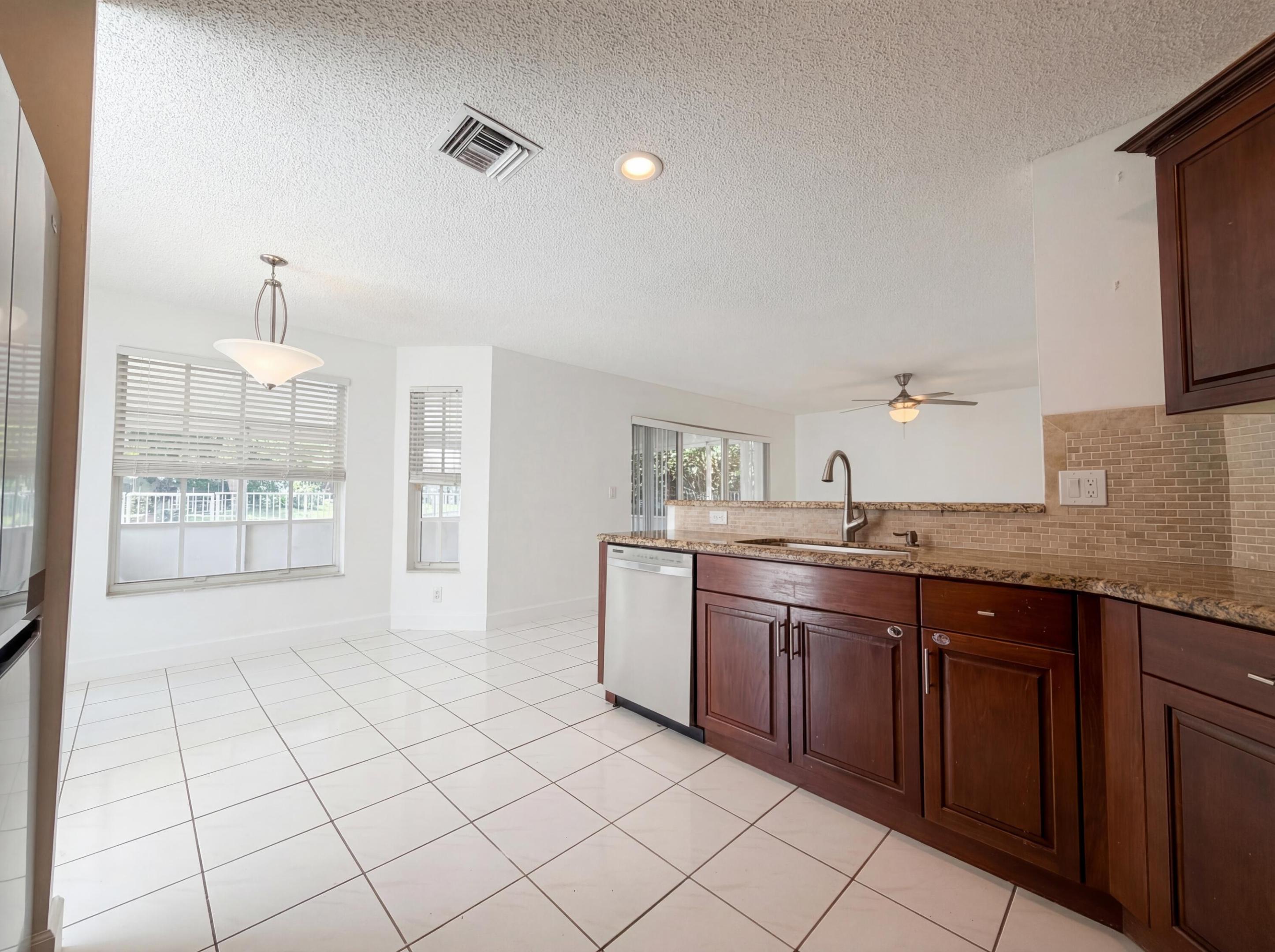 73 Gables Boulevard Property Photo 18