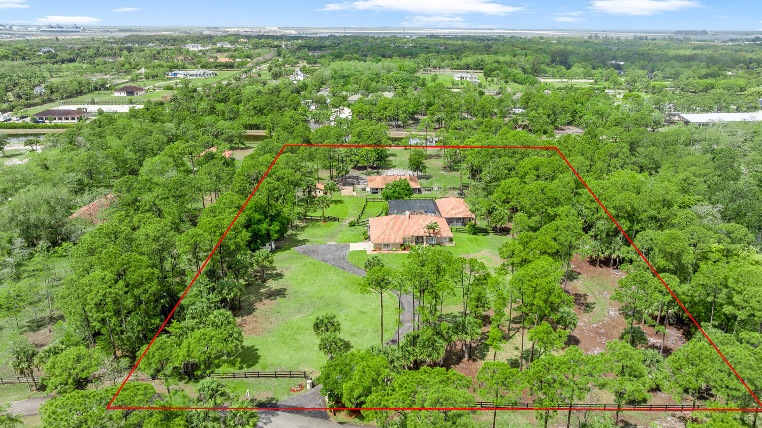 2559 Palm Deer Drive Property Photo 3