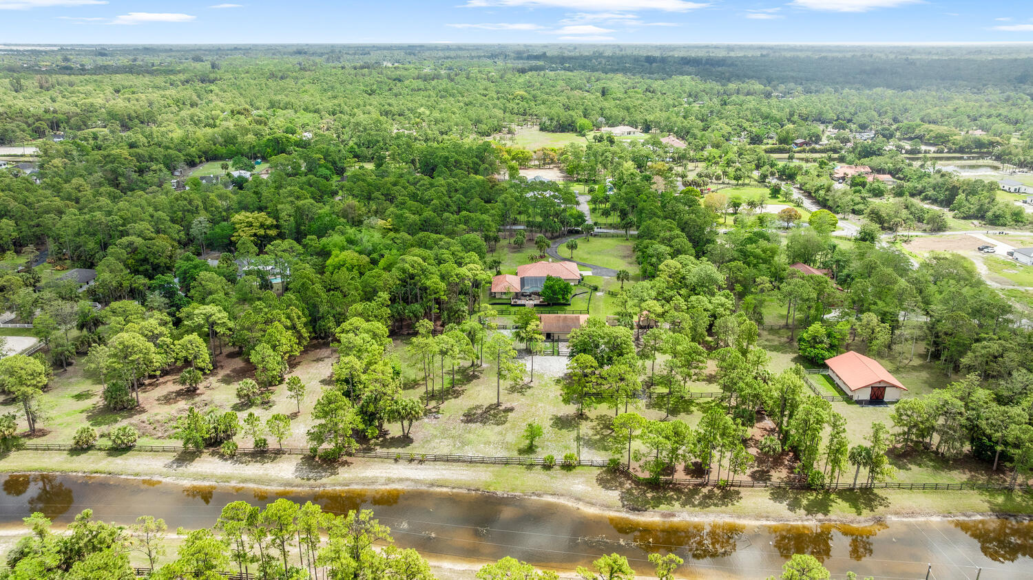 2559 Palm Deer Drive Property Photo 8