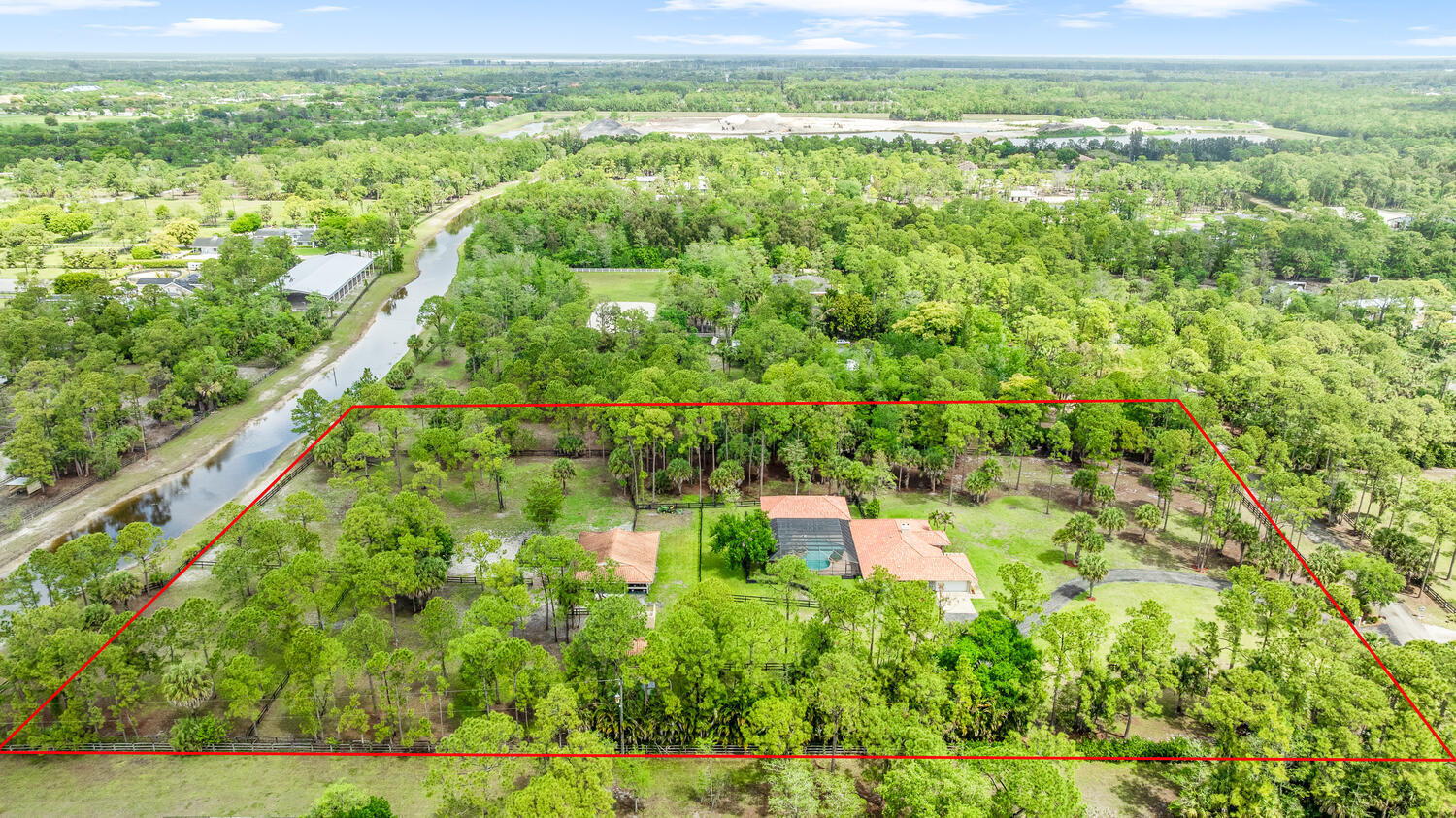 2559 Palm Deer Drive Property Photo 9