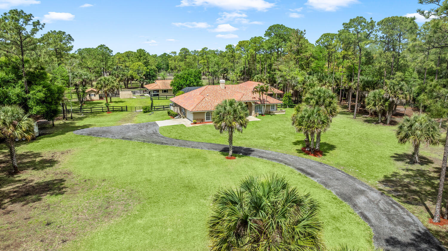 2559 Palm Deer Drive Property Photo 11