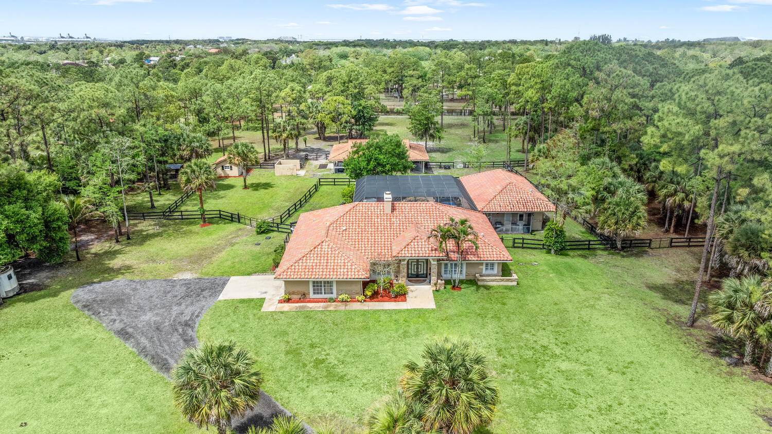 2559 Palm Deer Drive Property Photo 12