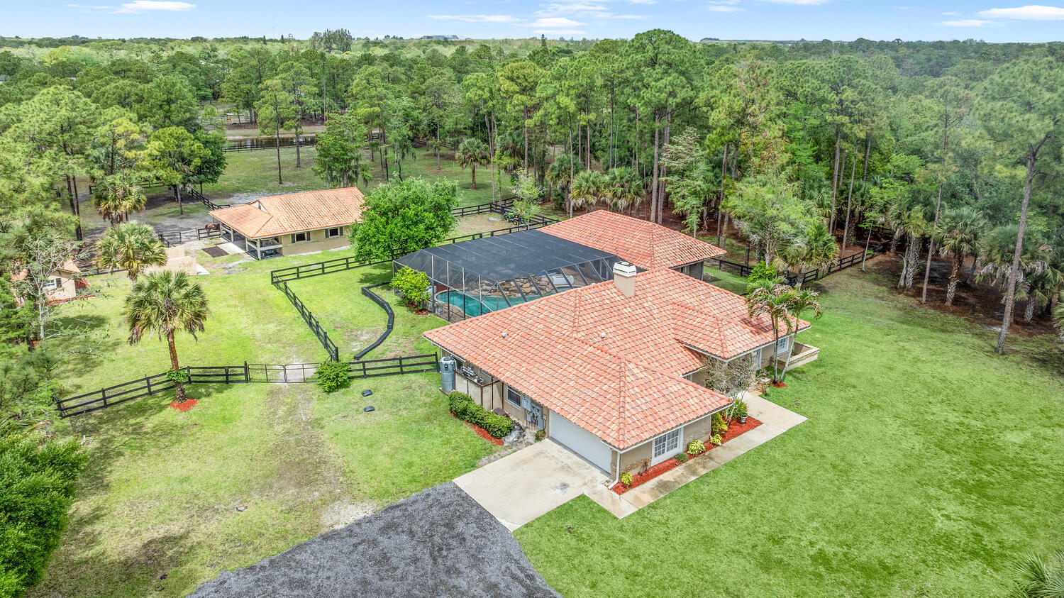 2559 Palm Deer Drive Property Photo 13